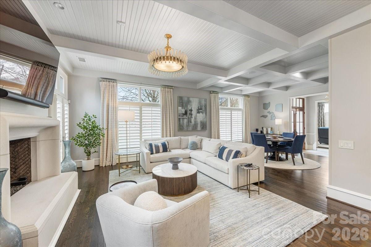2331 Selwyn Avenue