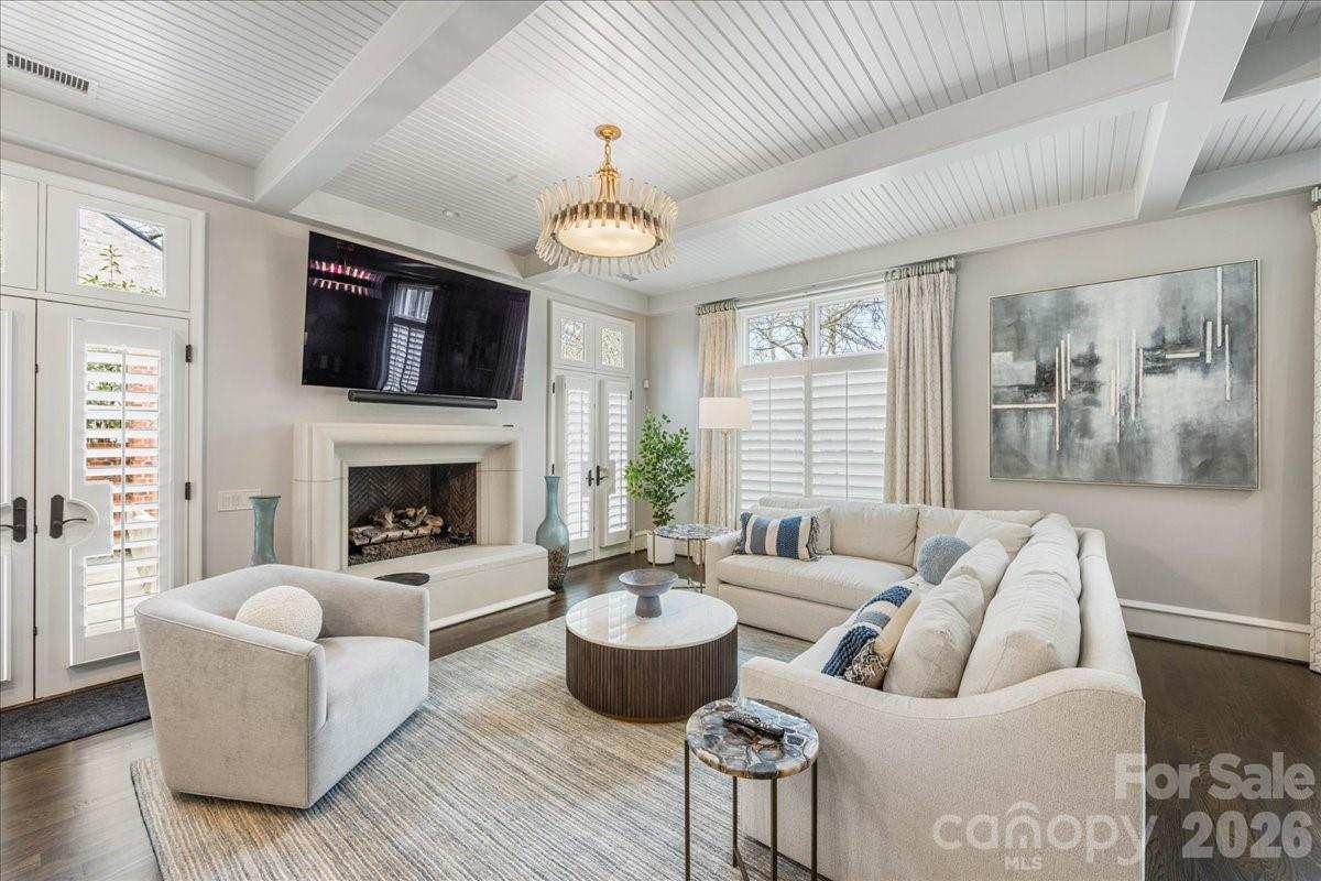 2331 Selwyn Avenue