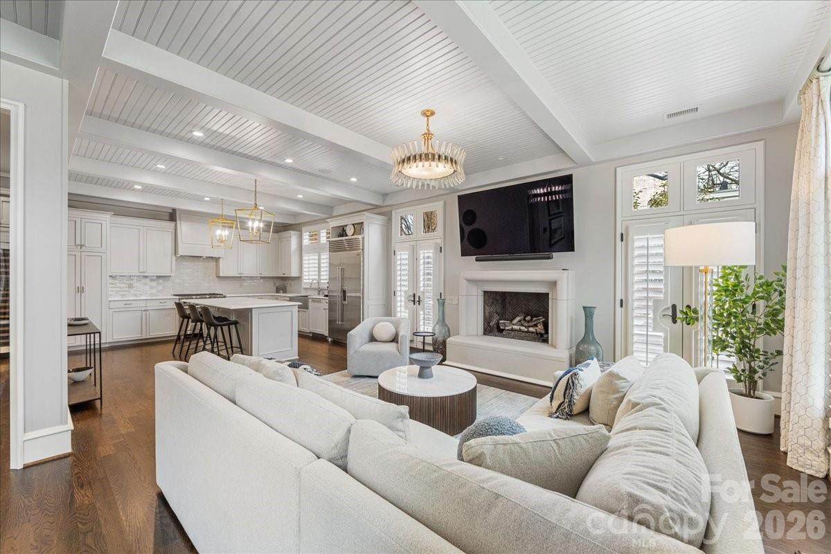 2331 Selwyn Avenue