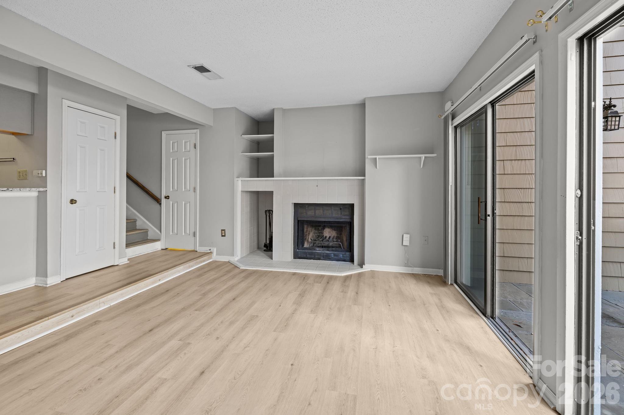 427 W 8th Street Unit: 104