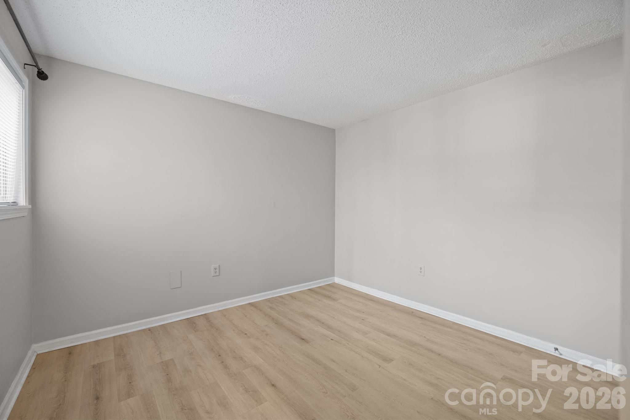 427 W 8th Street Unit: 104