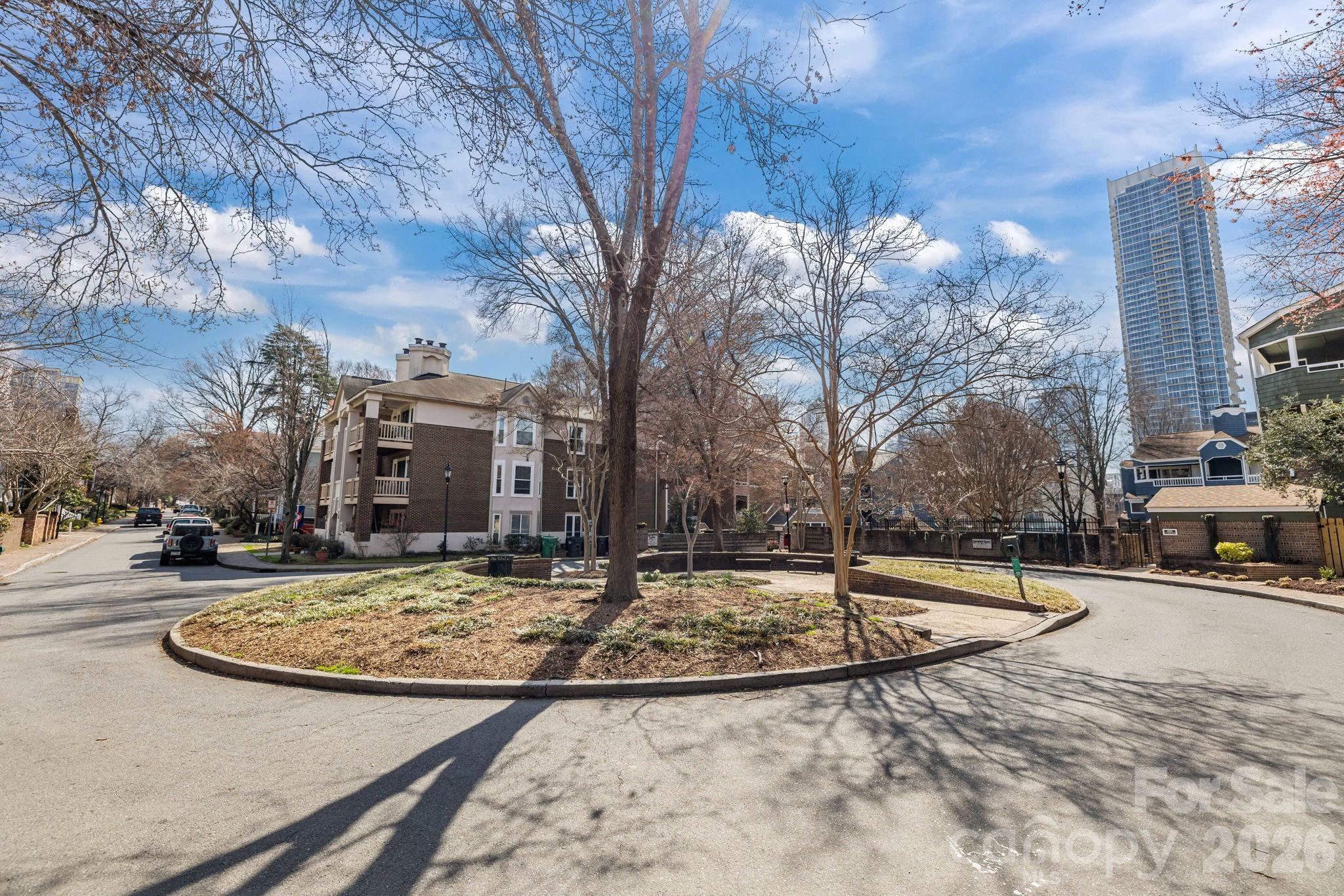 427 W 8th Street Unit: 104
