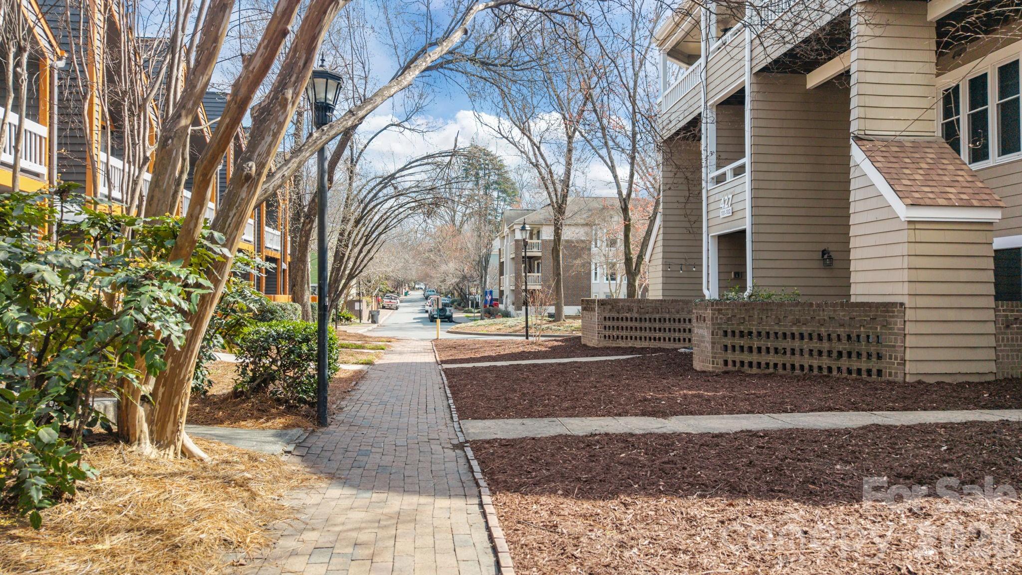 427 W 8th Street Unit: 104