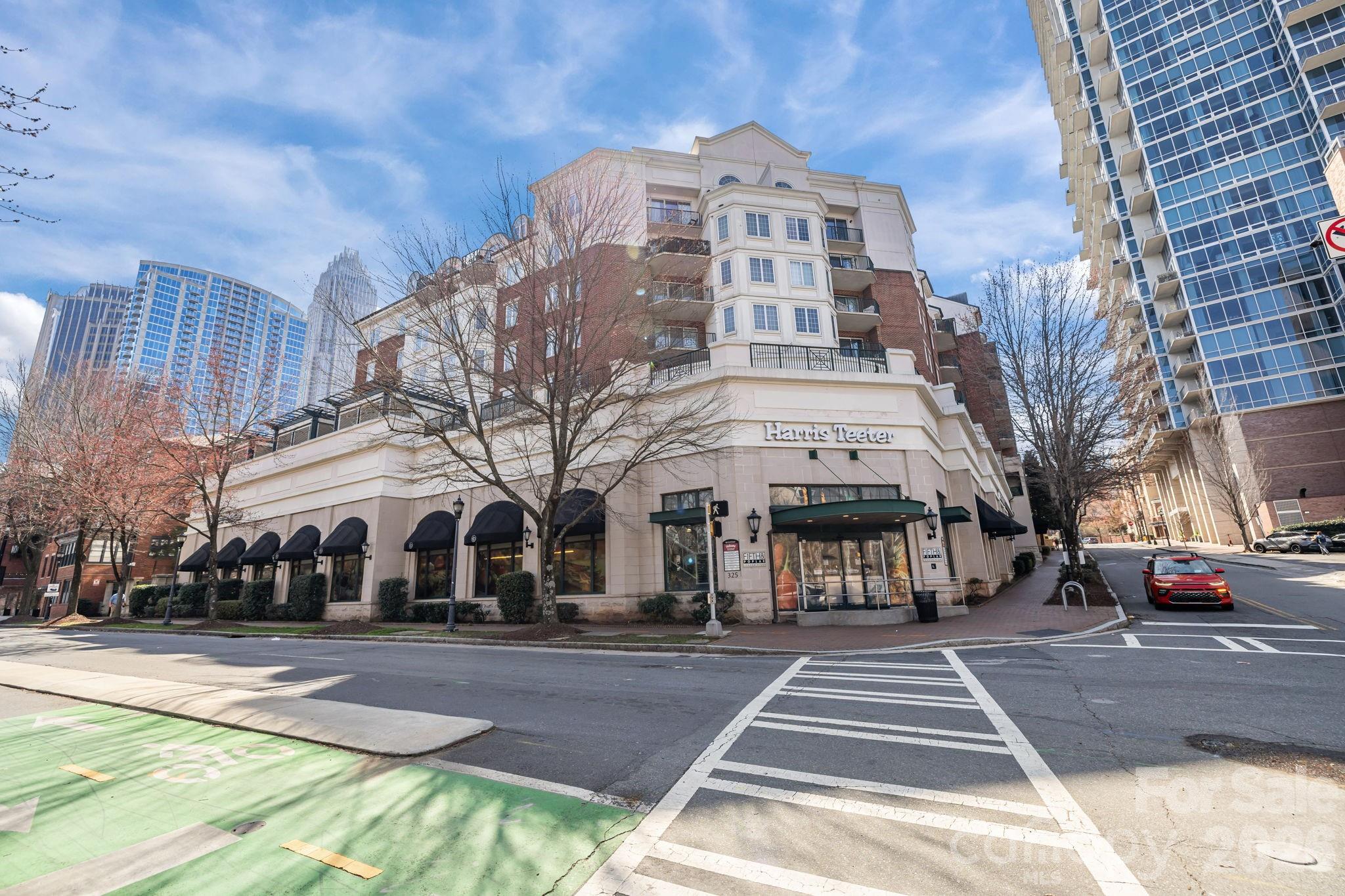 427 W 8th Street Unit: 104
