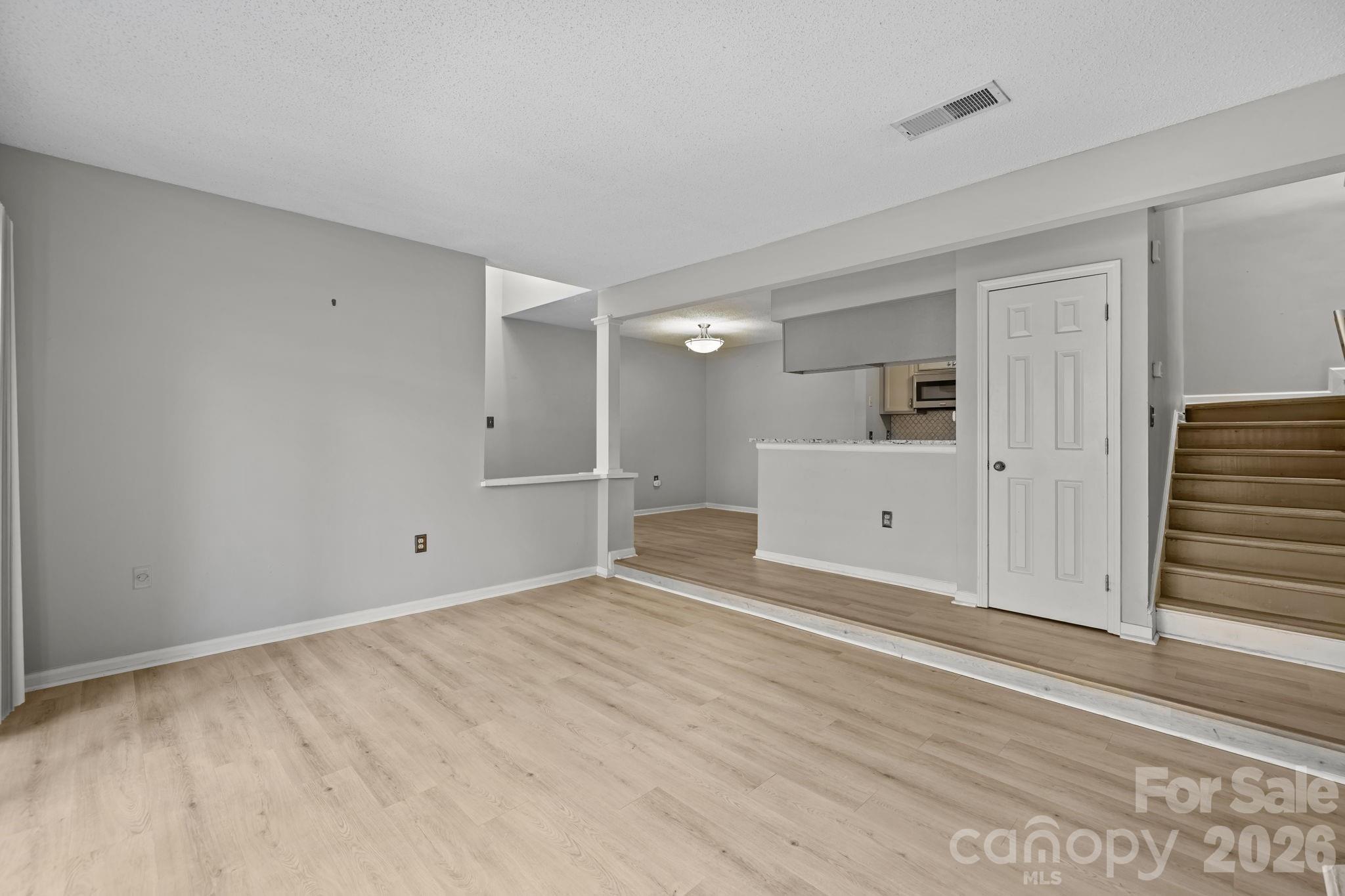 427 W 8th Street Unit: 104