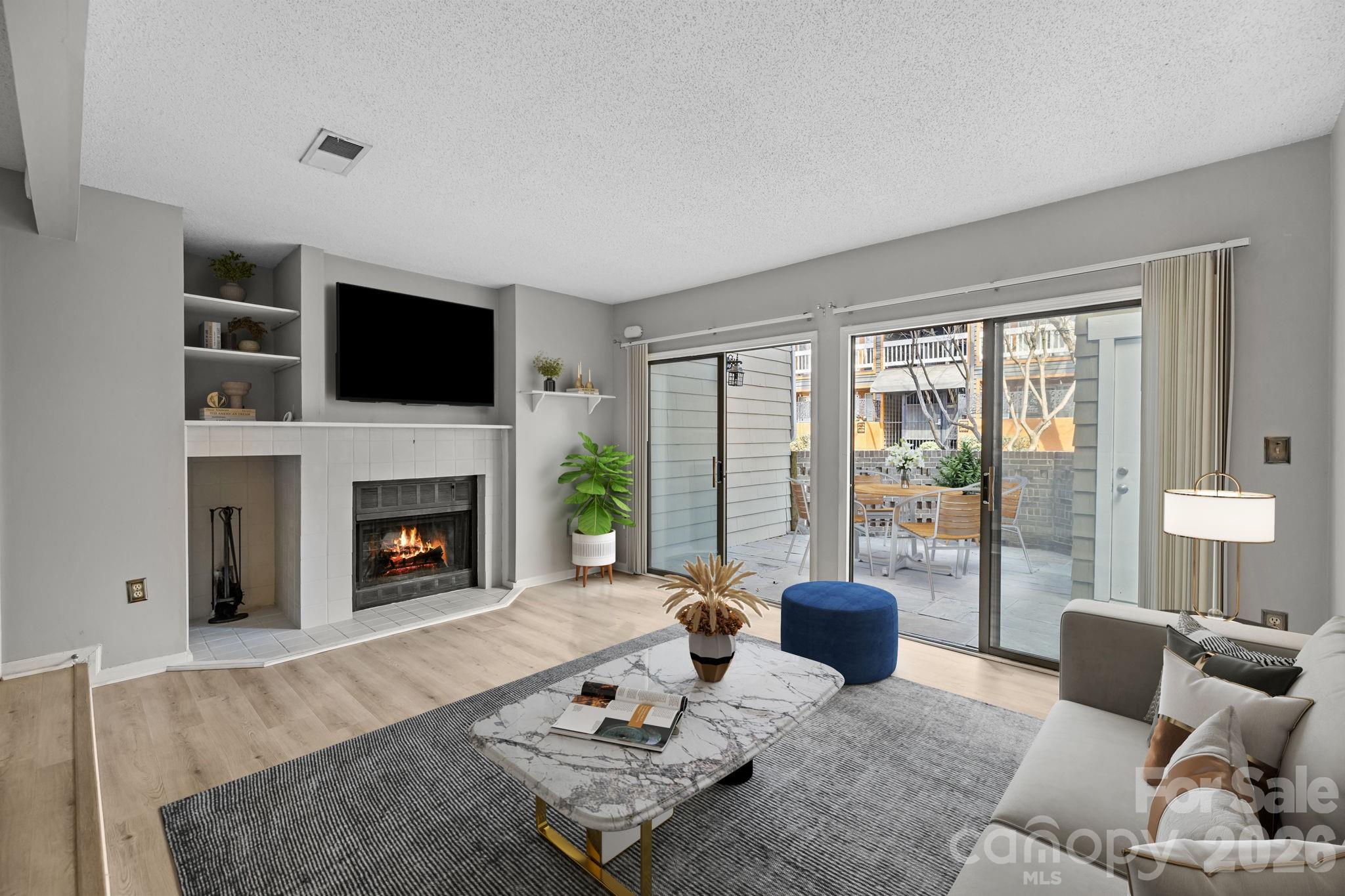 427 W 8th Street Unit: 104