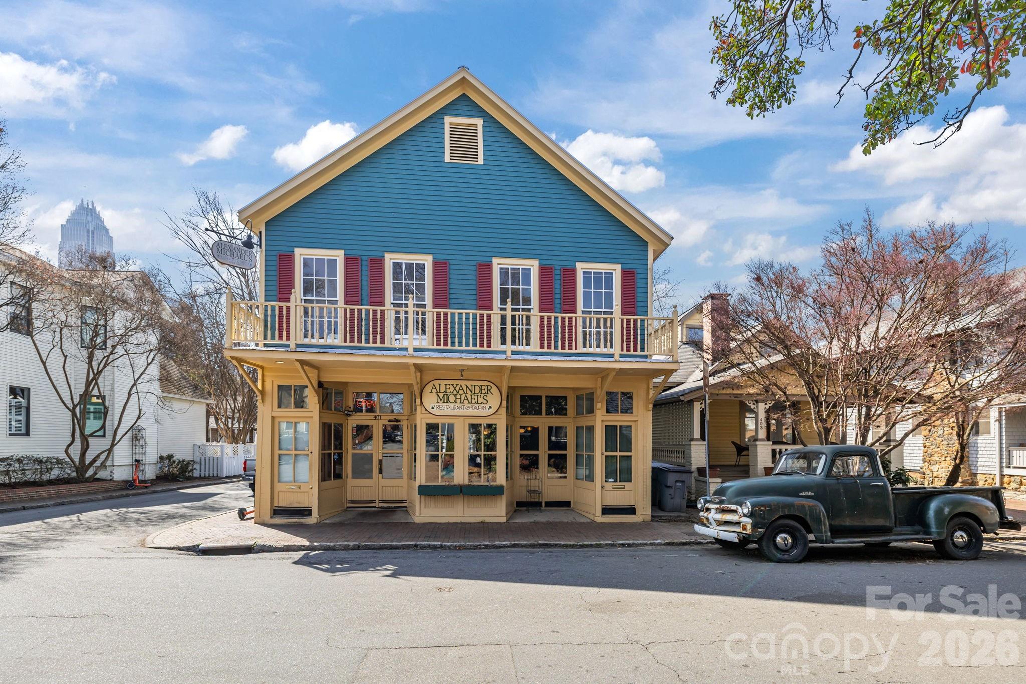 427 W 8th Street Unit: 104