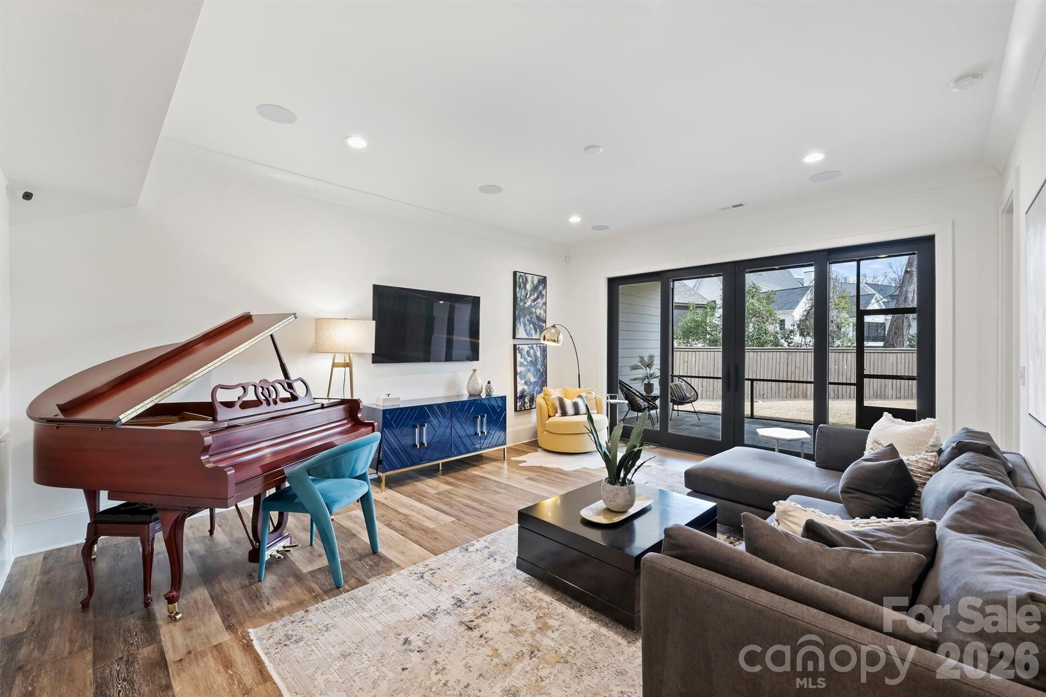 4542 Montclair Avenue