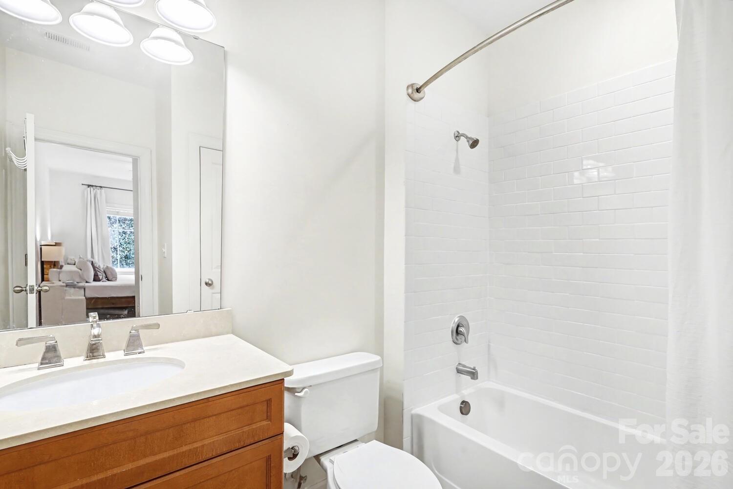 1829 Kenilworth Avenue Unit: 206B