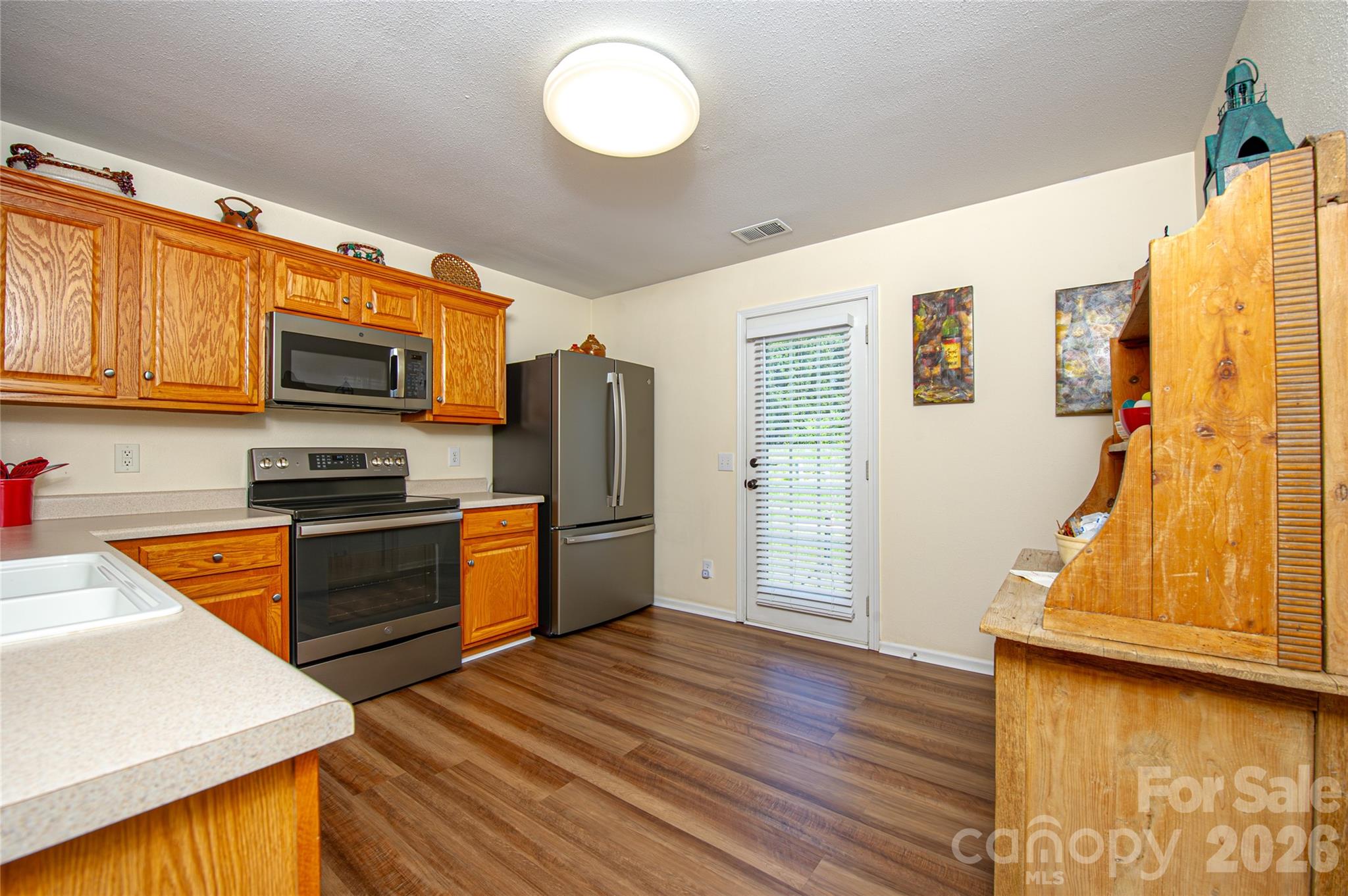 5320 Harris Cove Drive