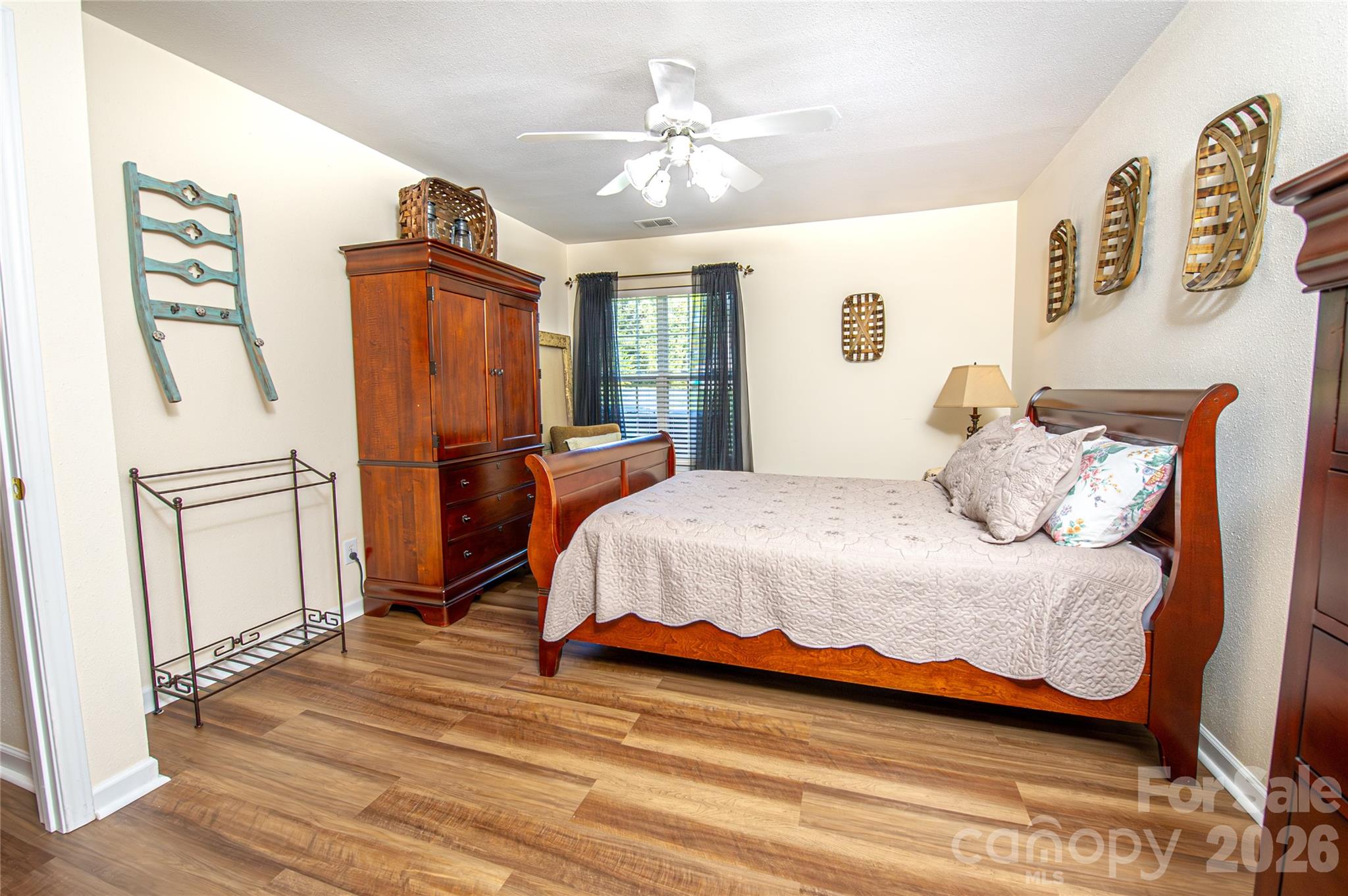 5320 Harris Cove Drive