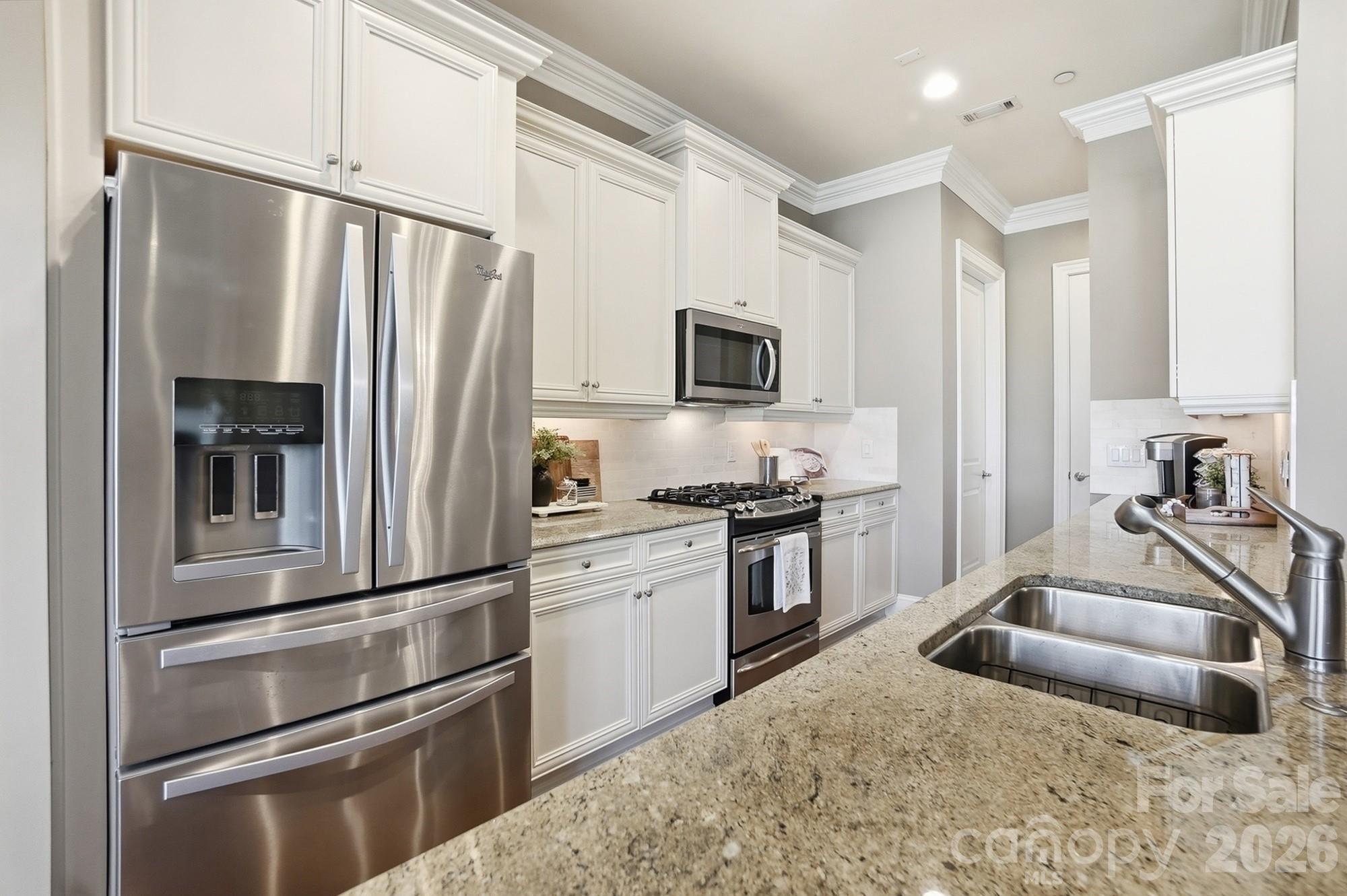 626 Queens Road Unit: 102