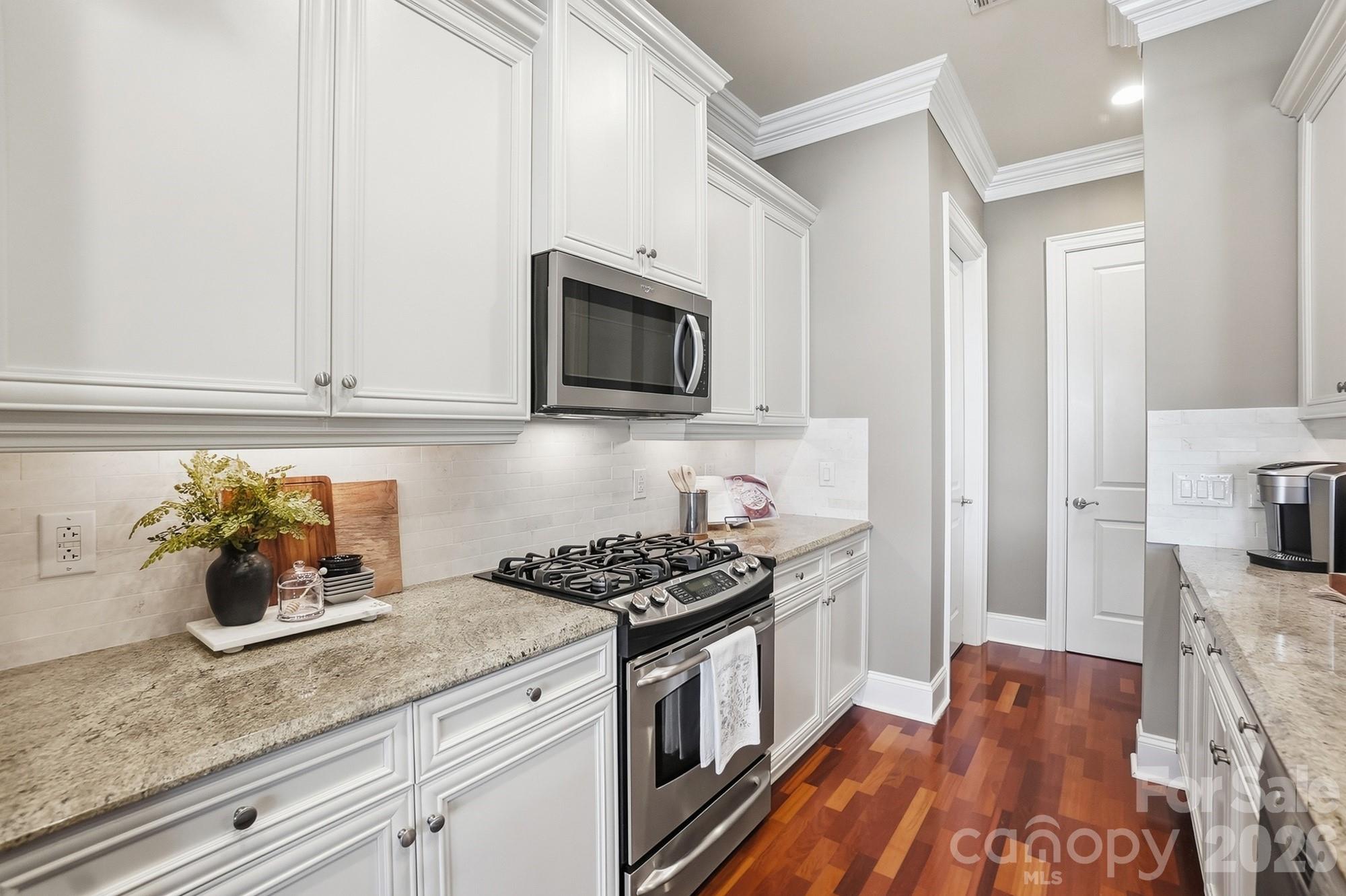 626 Queens Road Unit: 102