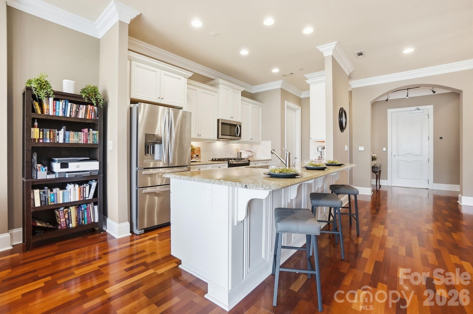 626 Queens Road Unit: 102