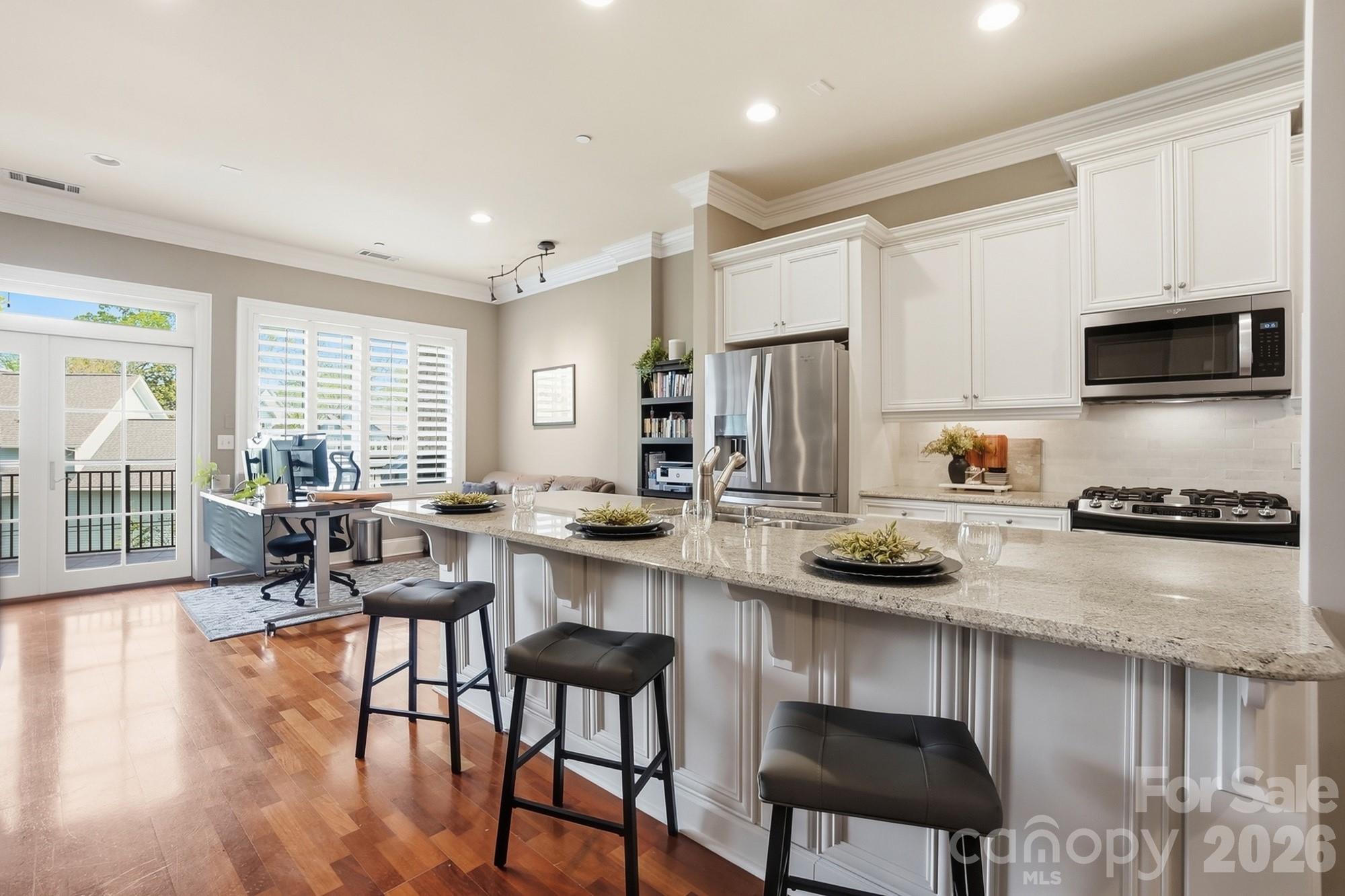 626 Queens Road Unit: 102