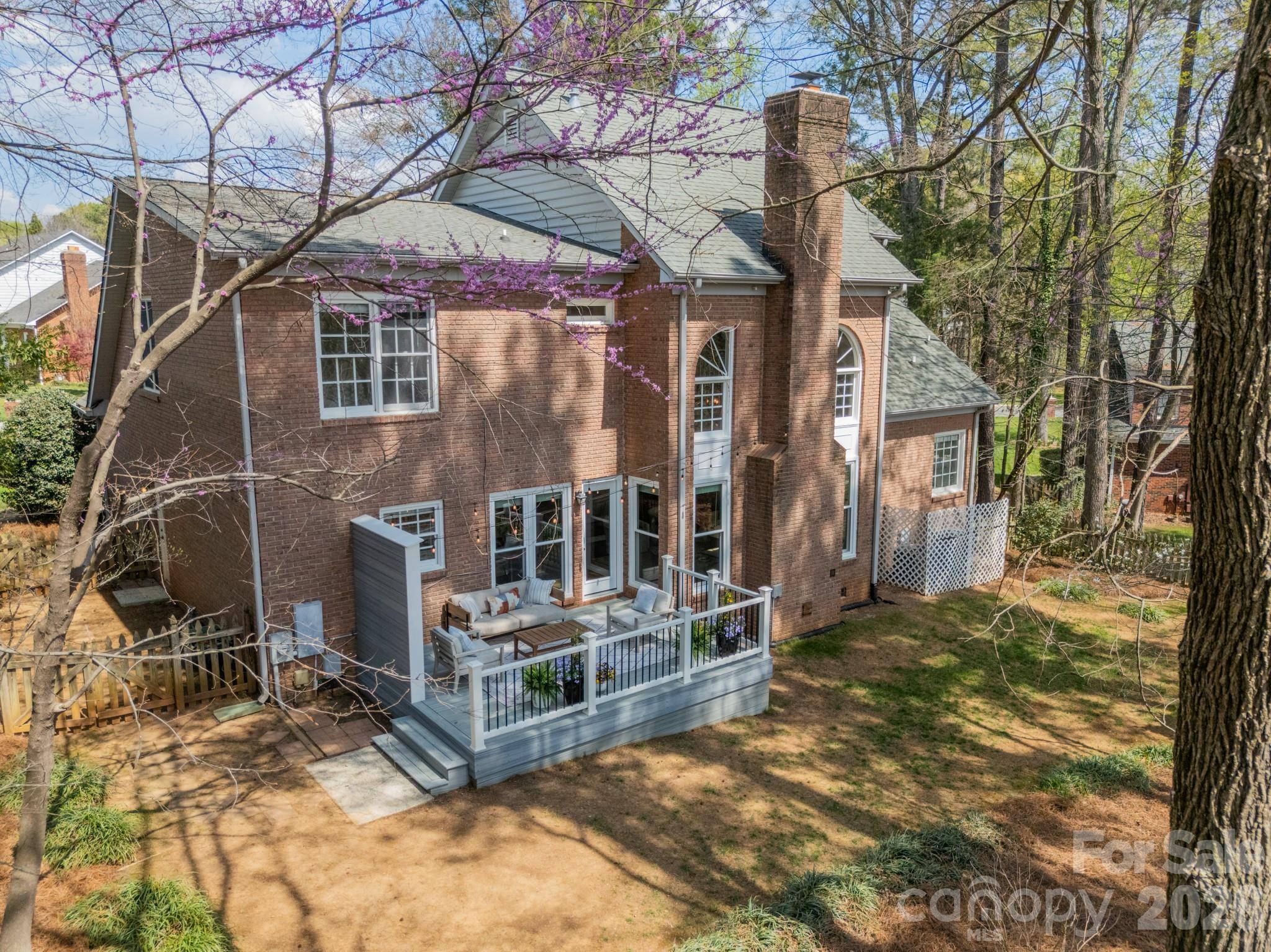 4504 Willow Croft Court