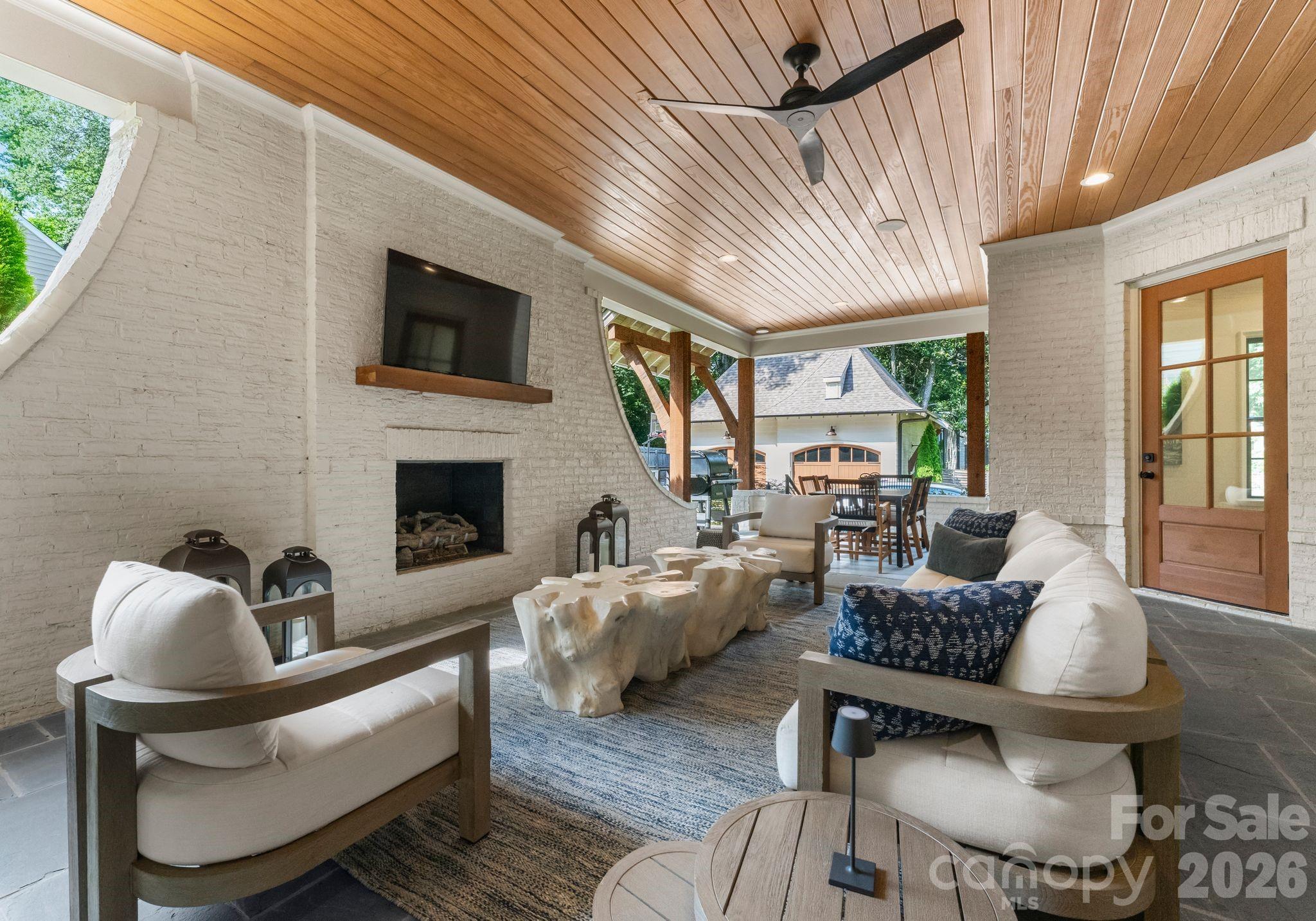 5625 Timber Lane