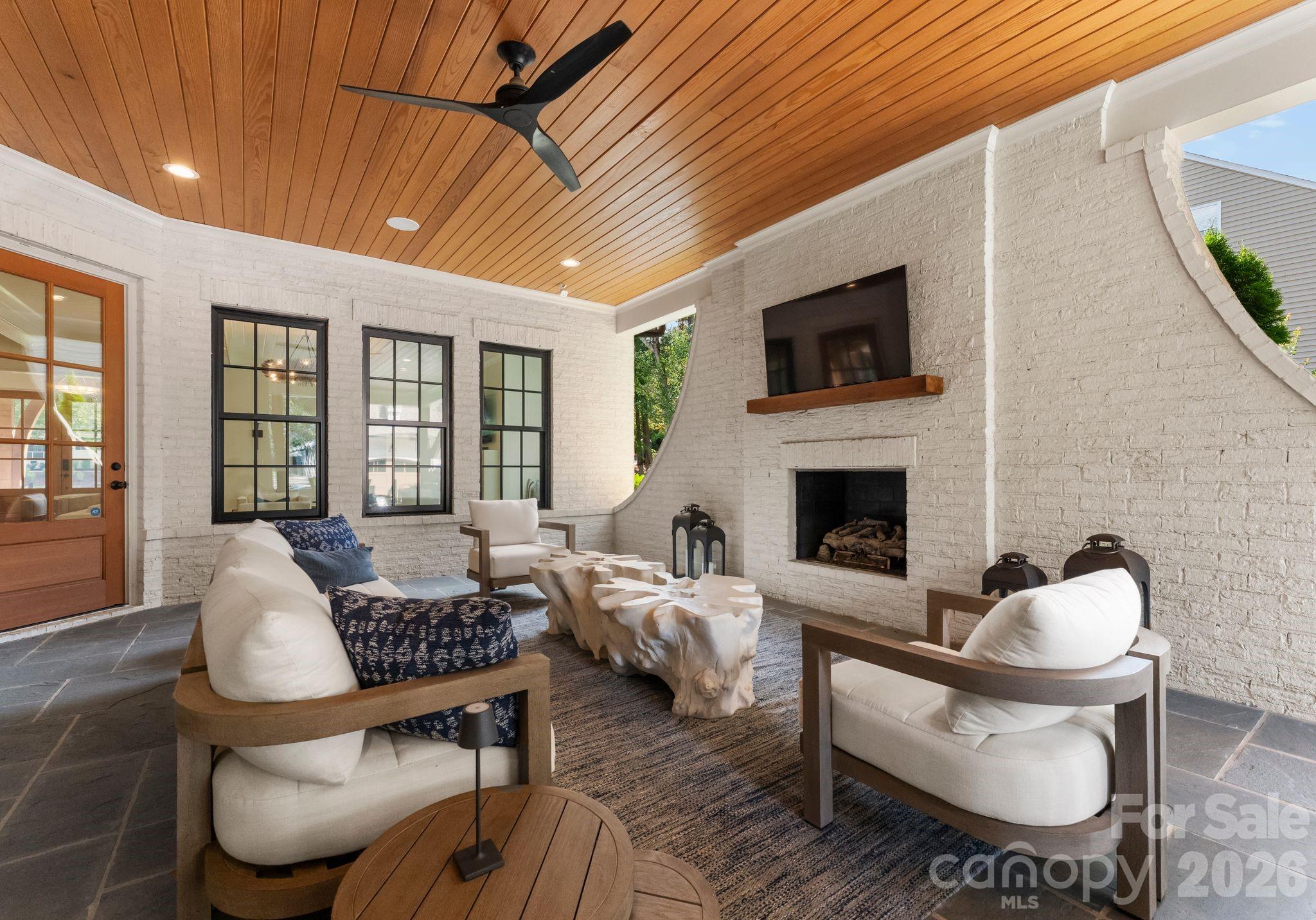 5625 Timber Lane