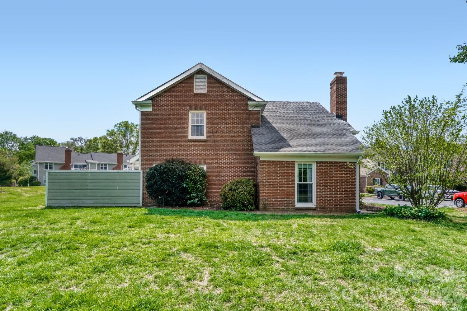 9411 Kings Falls Drive