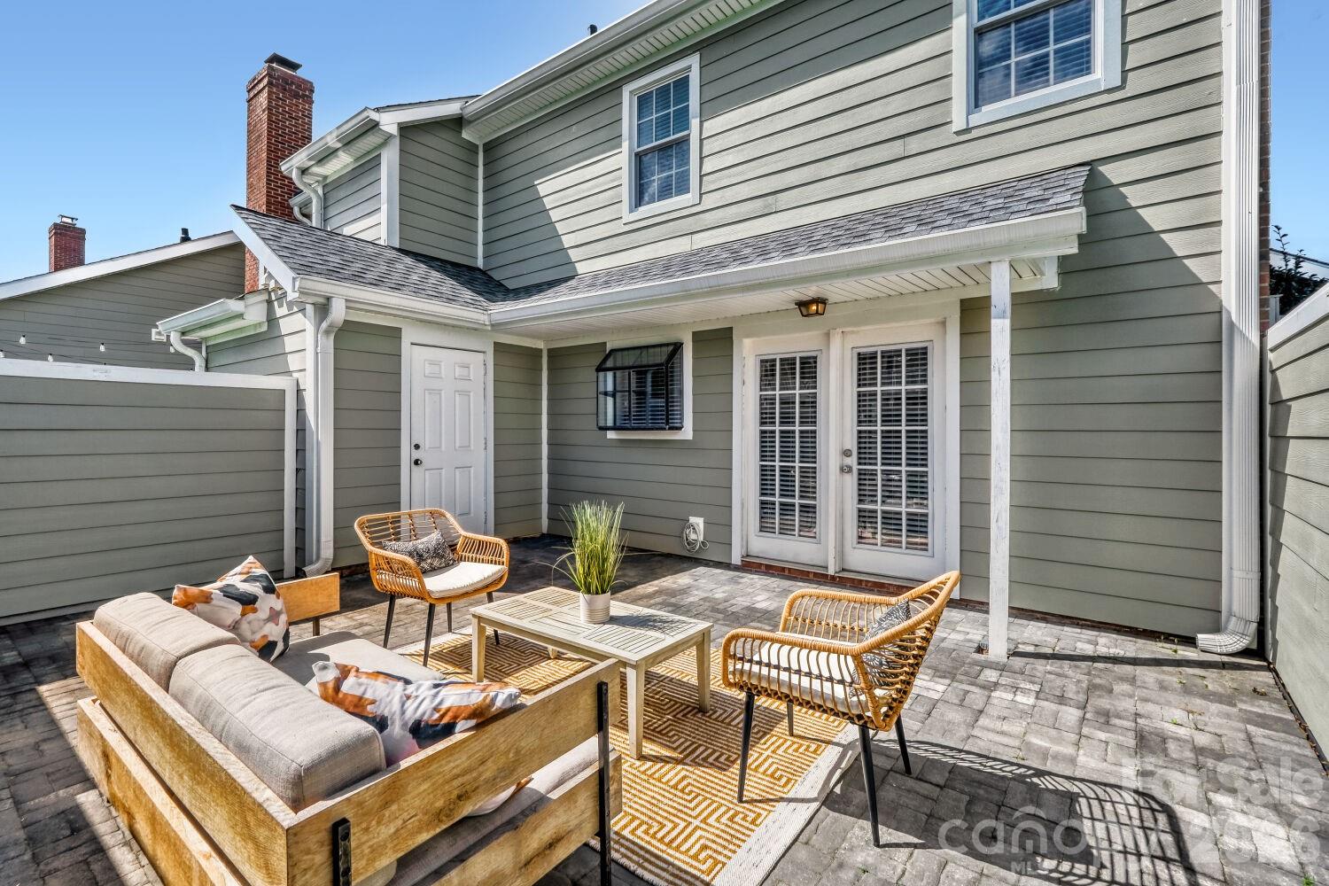 9411 Kings Falls Drive