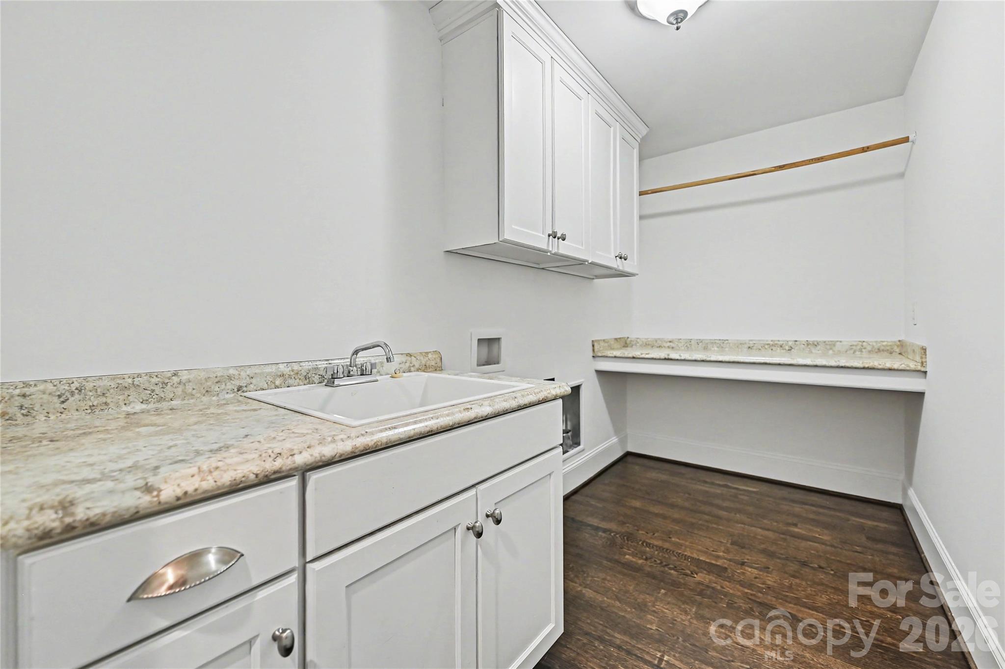 1102 Yale Place