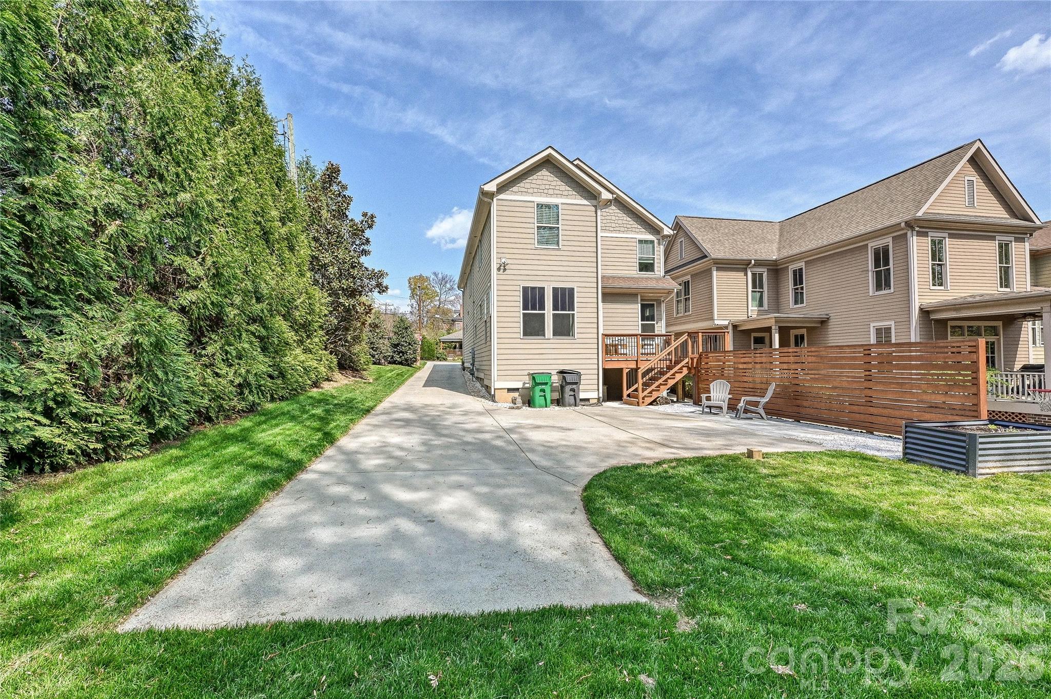 1102 Yale Place