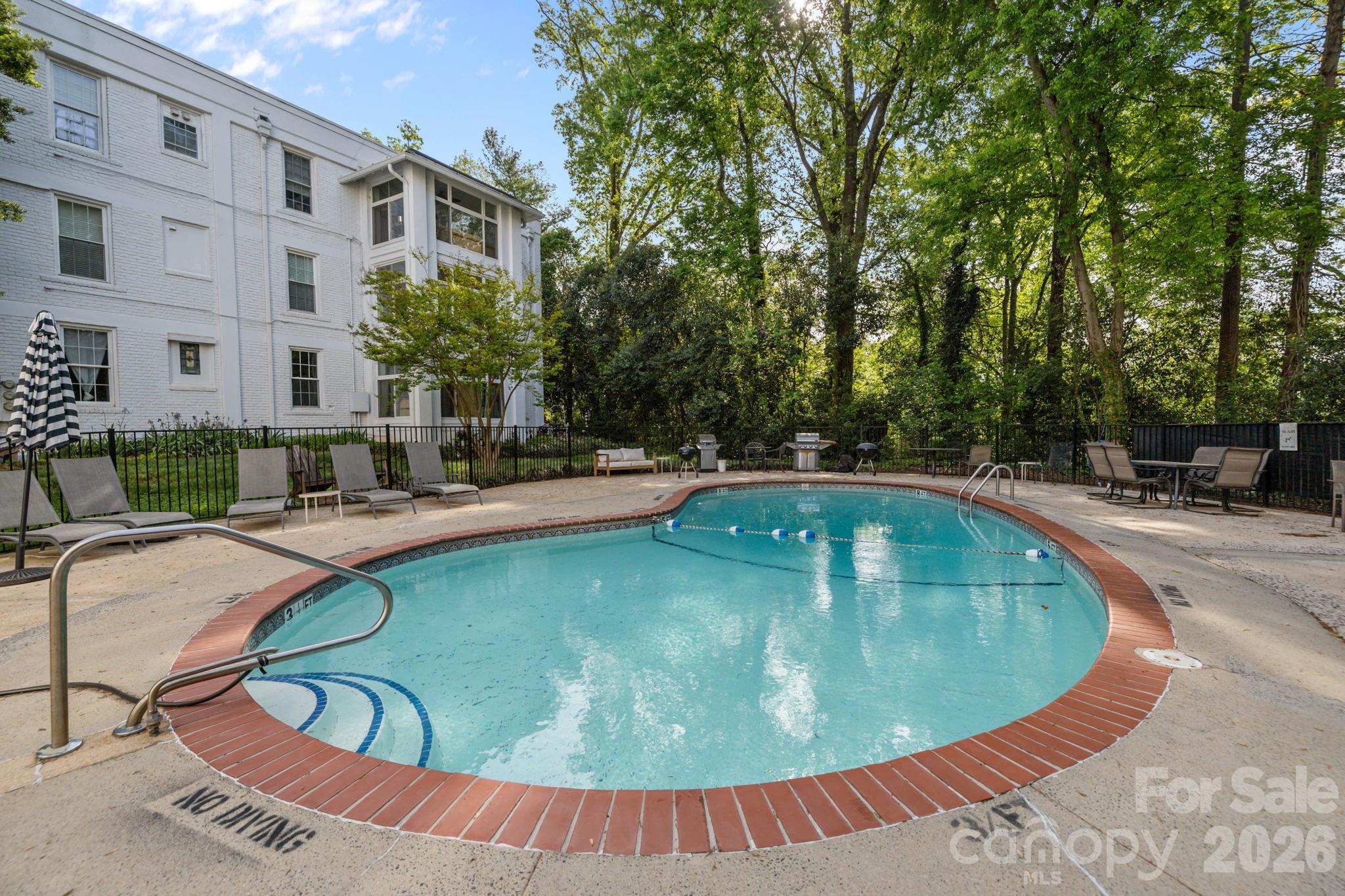 2503 Roswell Avenue Unit: 207