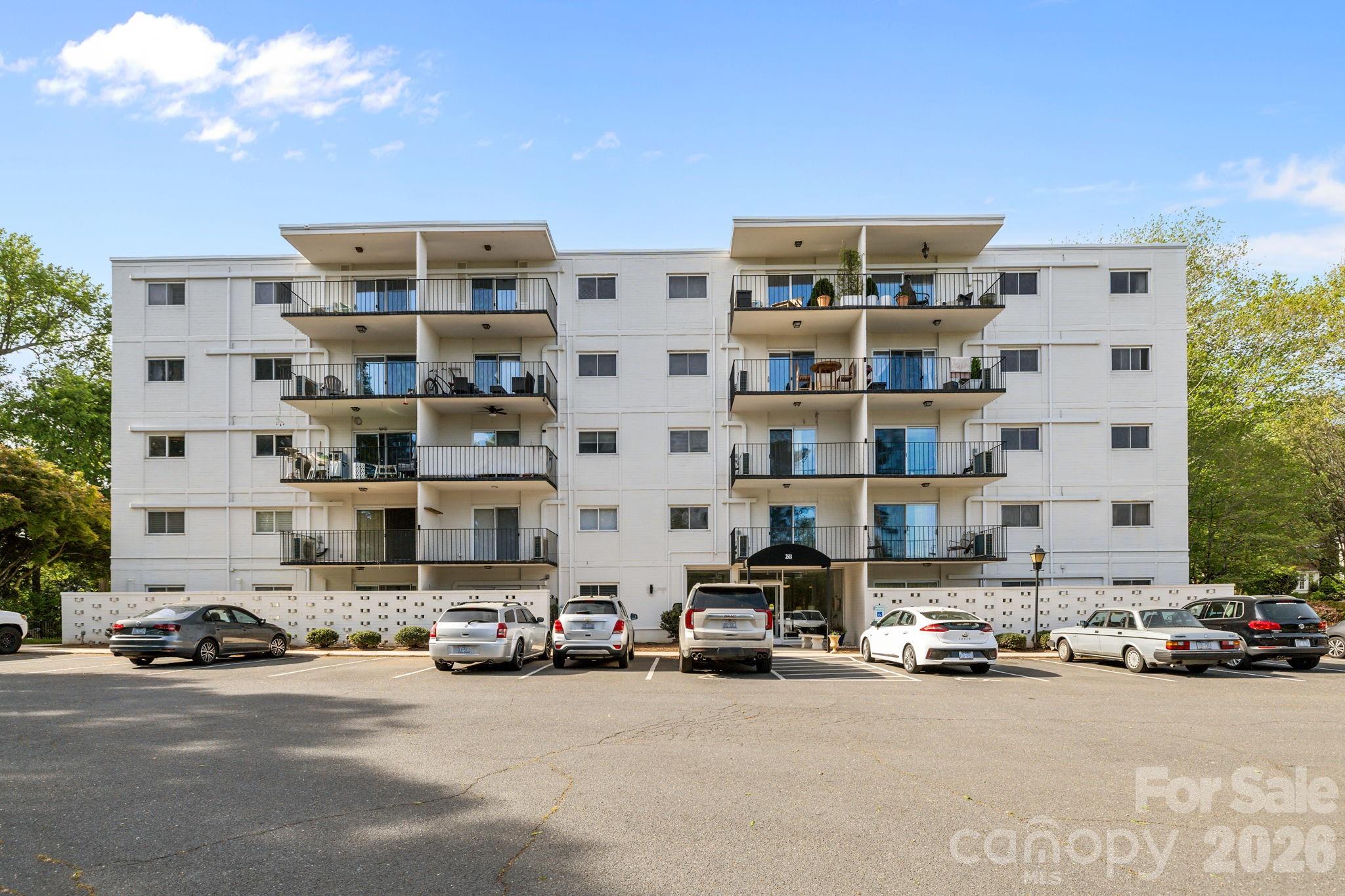 2503 Roswell Avenue Unit: 207