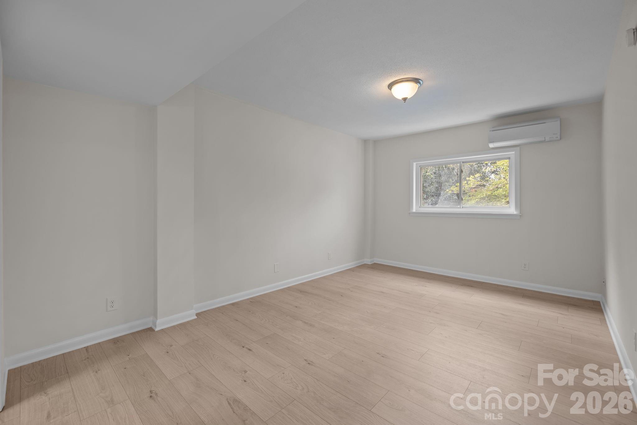 2503 Roswell Avenue Unit: 207