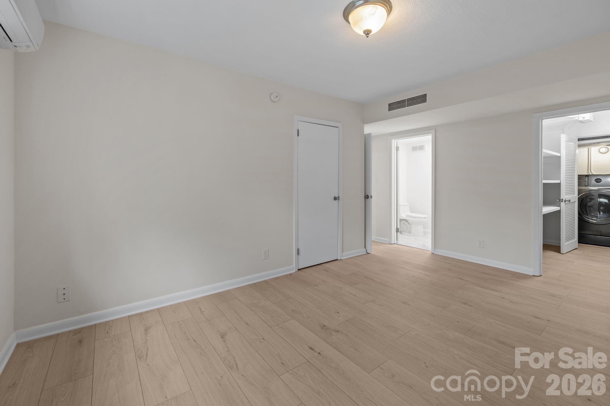 2503 Roswell Avenue Unit: 207