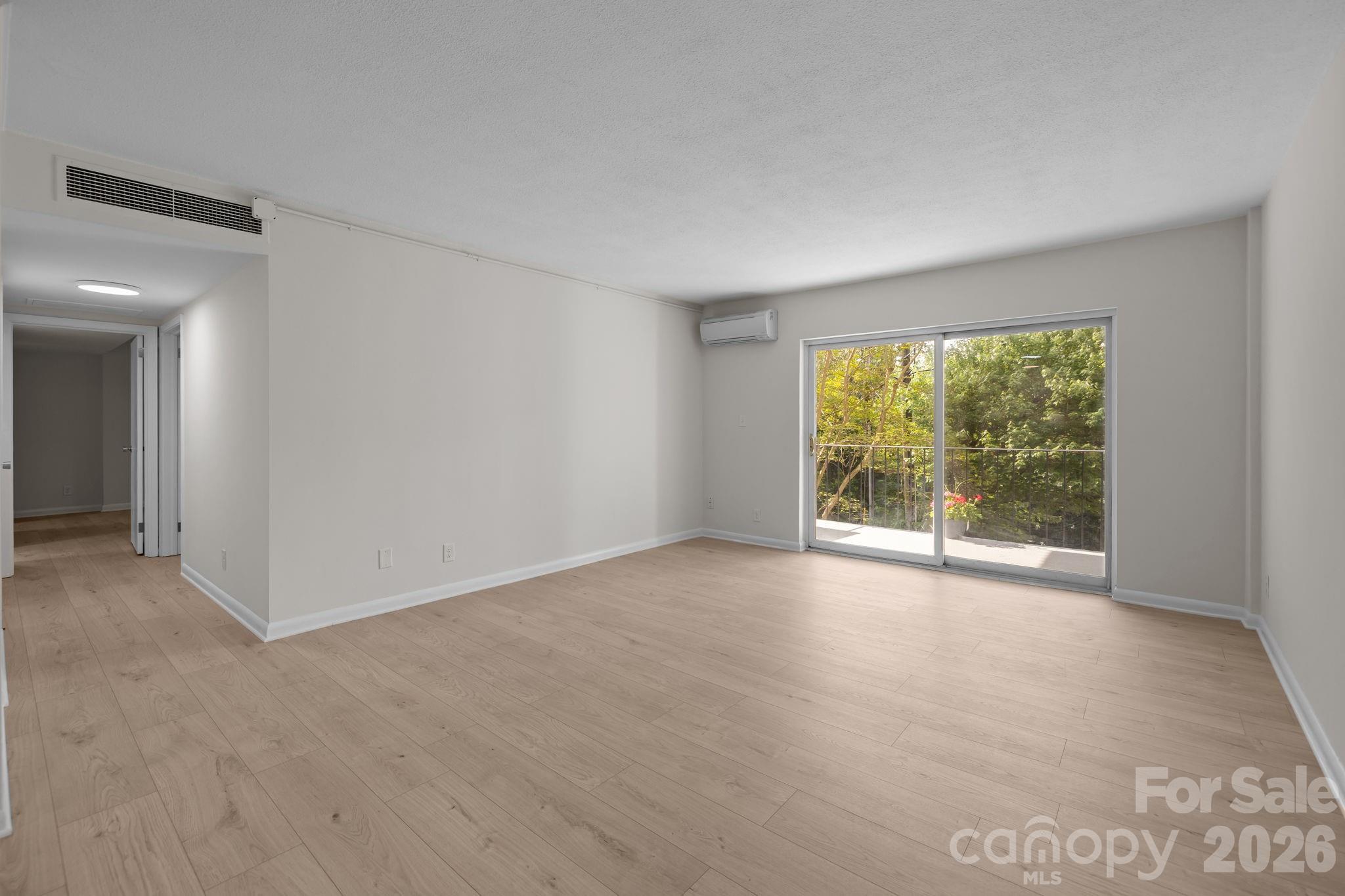 2503 Roswell Avenue Unit: 207