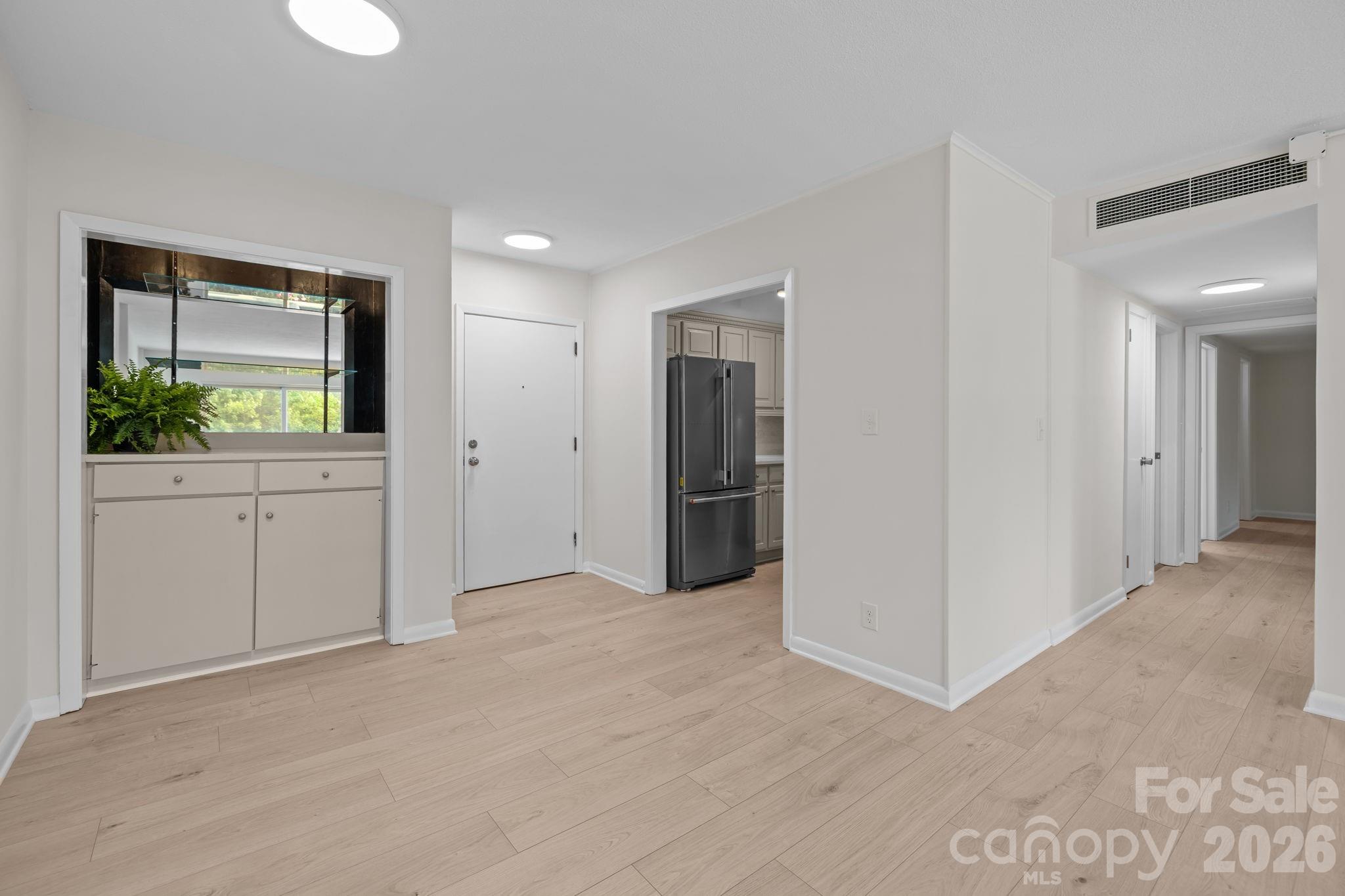 2503 Roswell Avenue Unit: 207