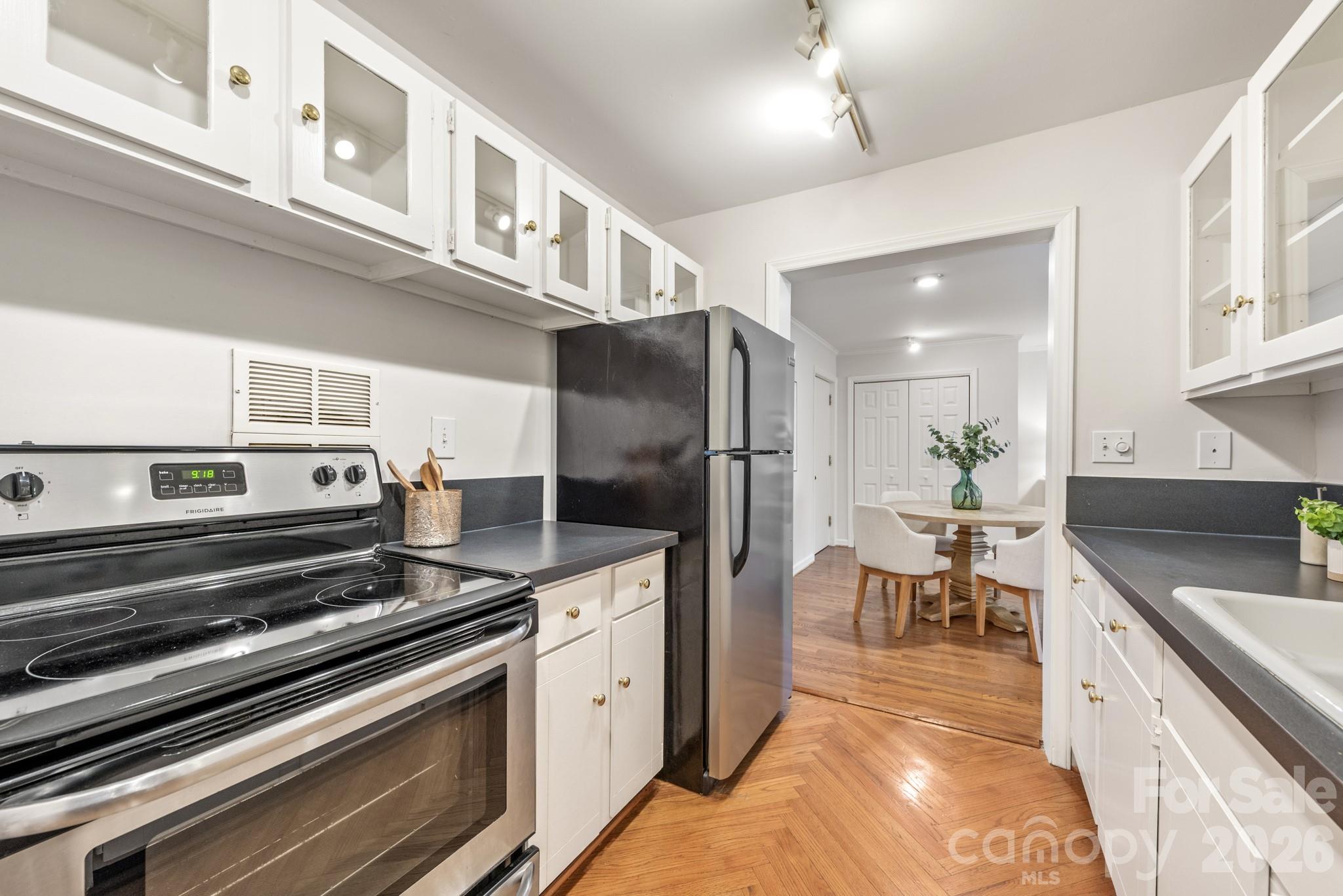 1323 Queens Road Unit: 321