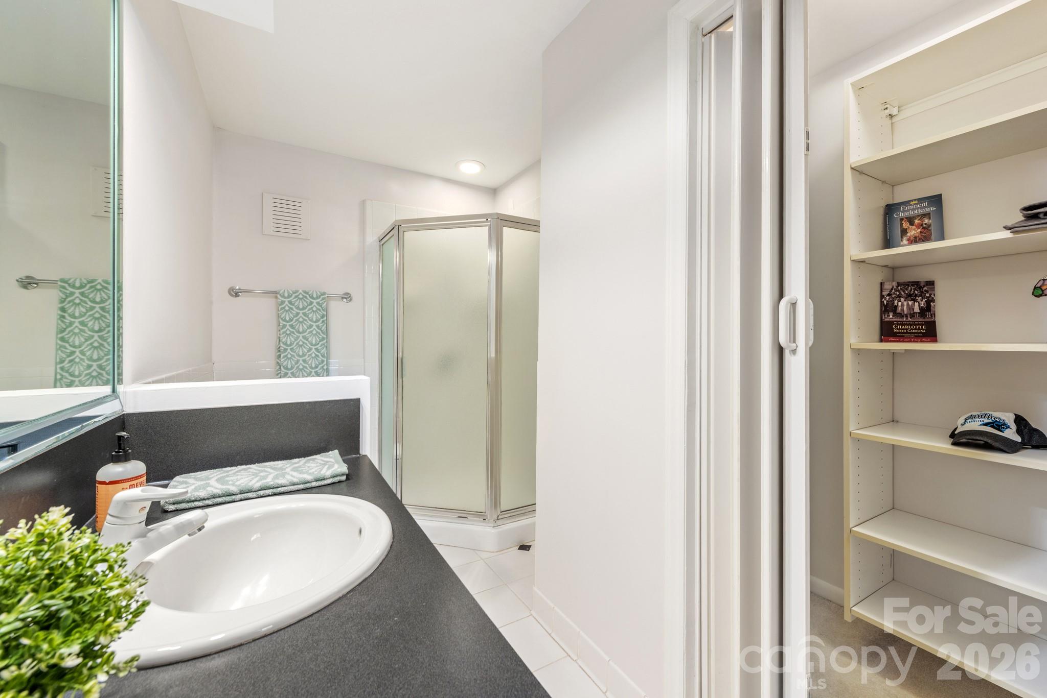 1323 Queens Road Unit: 321