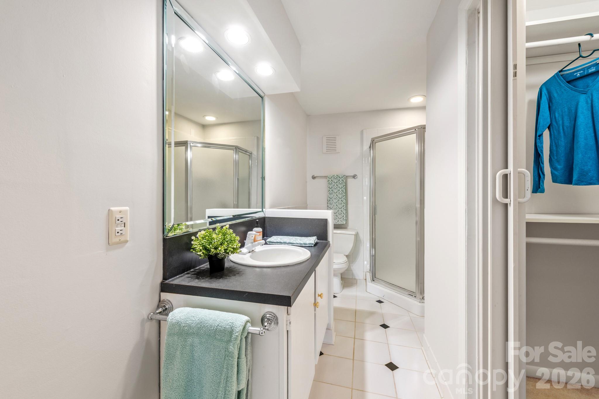 1323 Queens Road Unit: 321