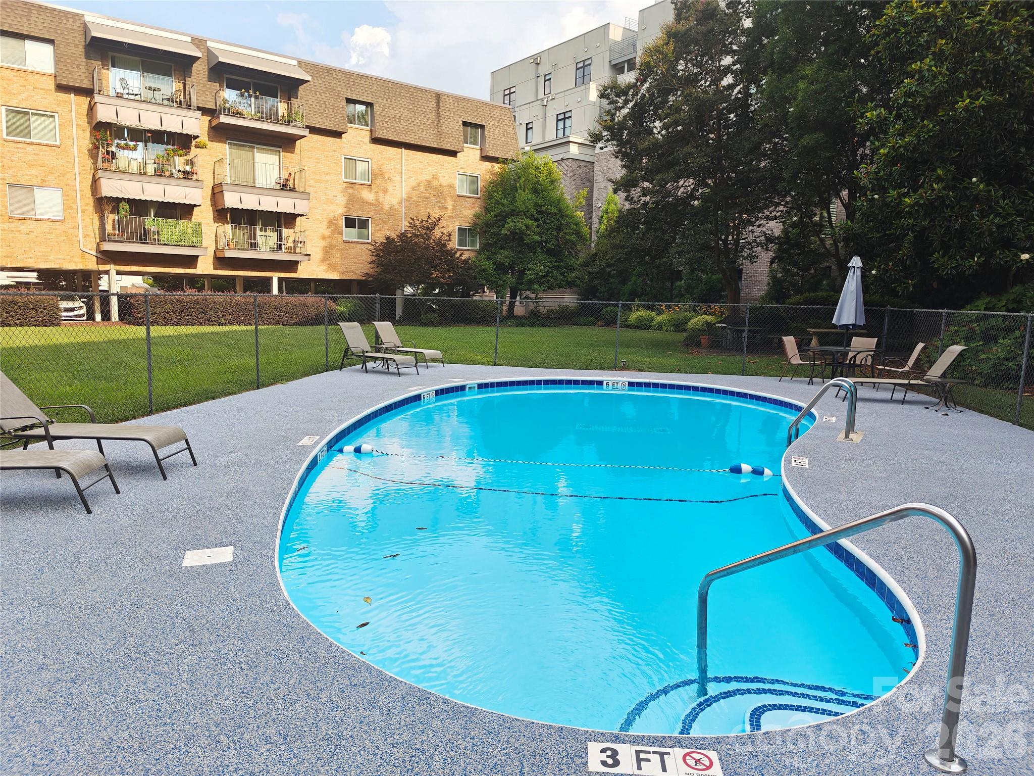 1323 Queens Road Unit: 321