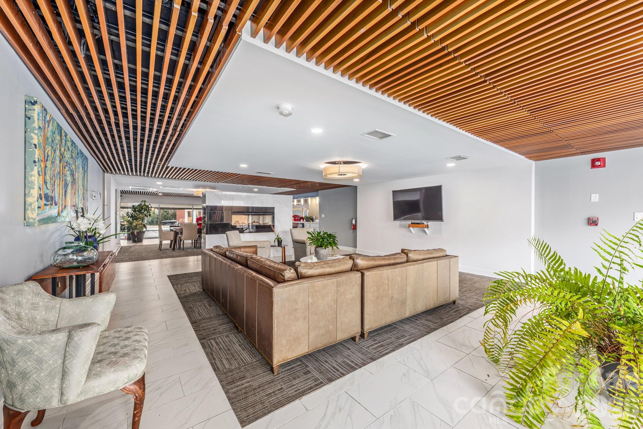 1323 Queens Road Unit: 321