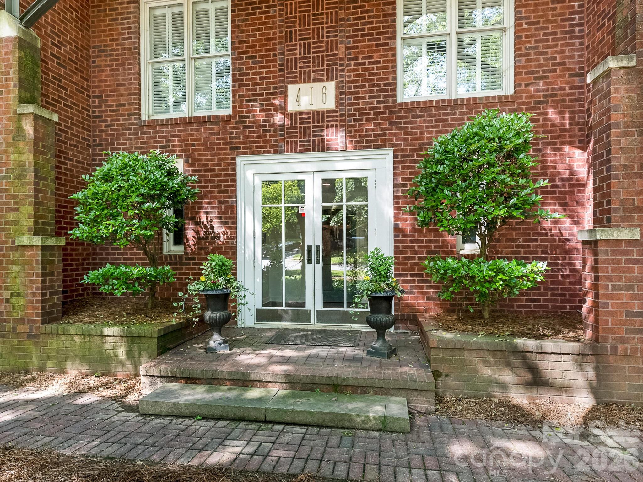 416 Queens Road Unit: 7