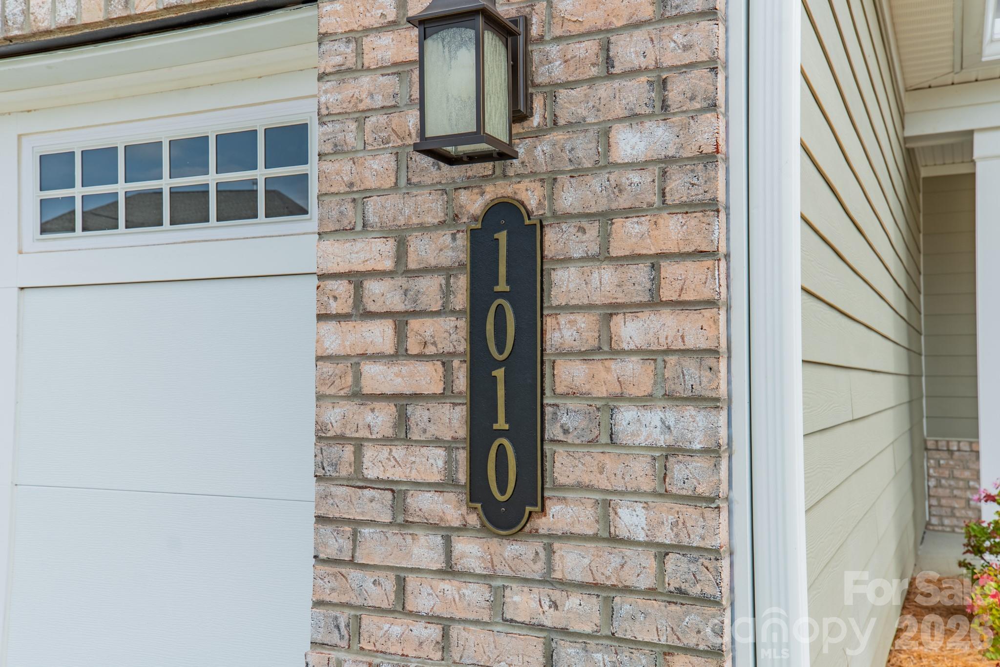 1010 Carlyle Lane