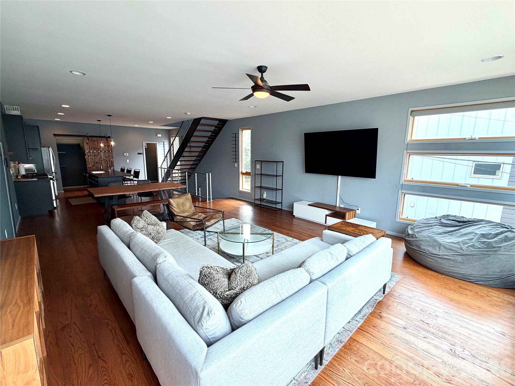 305 Mcninch Street Unit: B