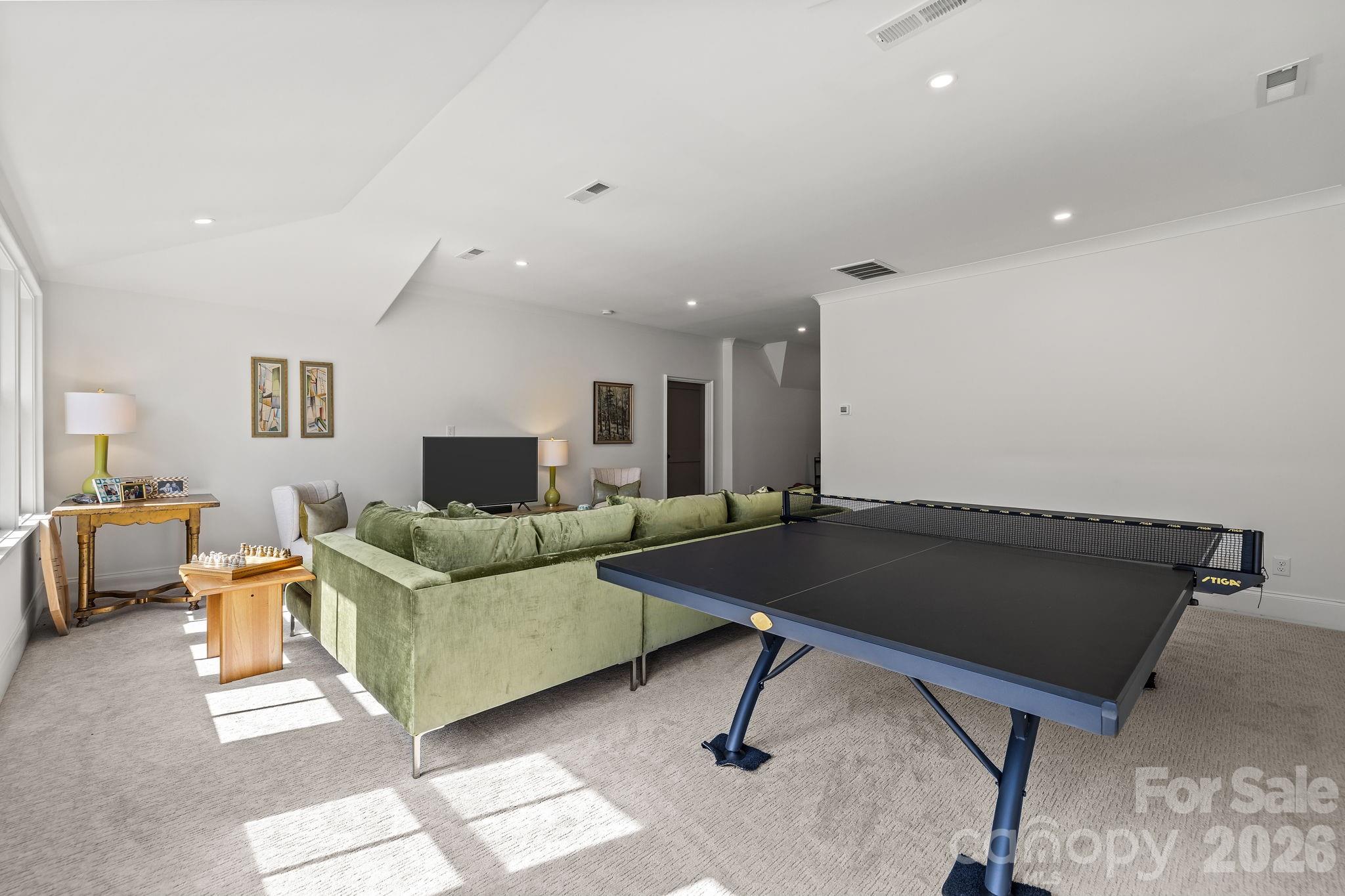 372 Hillside Avenue