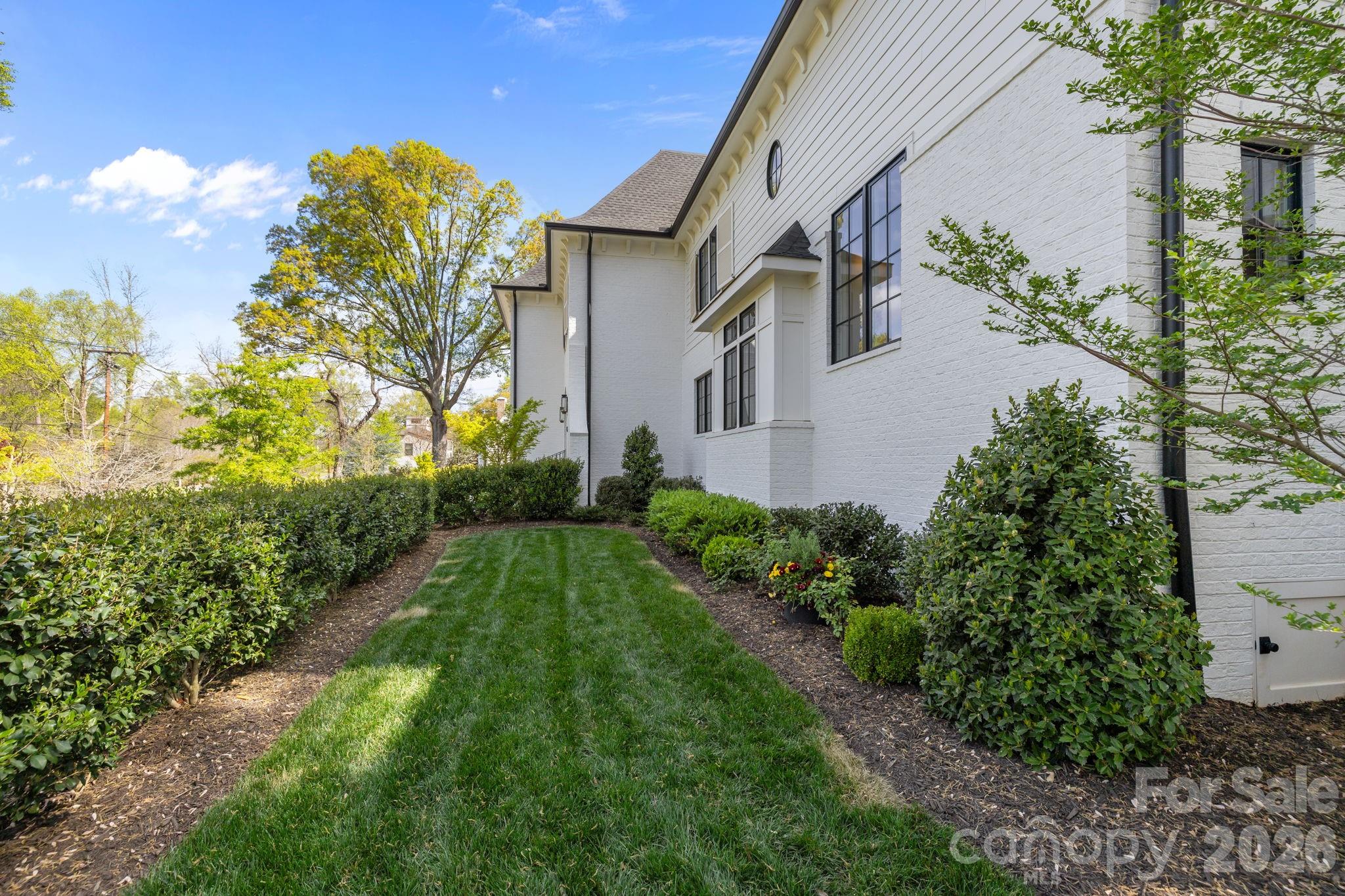 372 Hillside Avenue