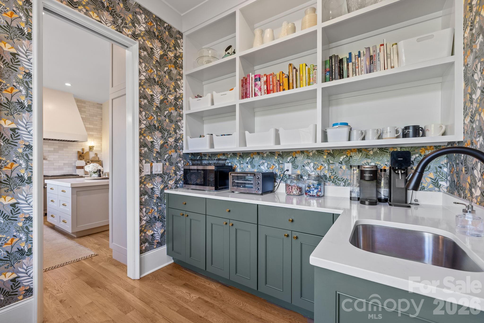 372 Hillside Avenue