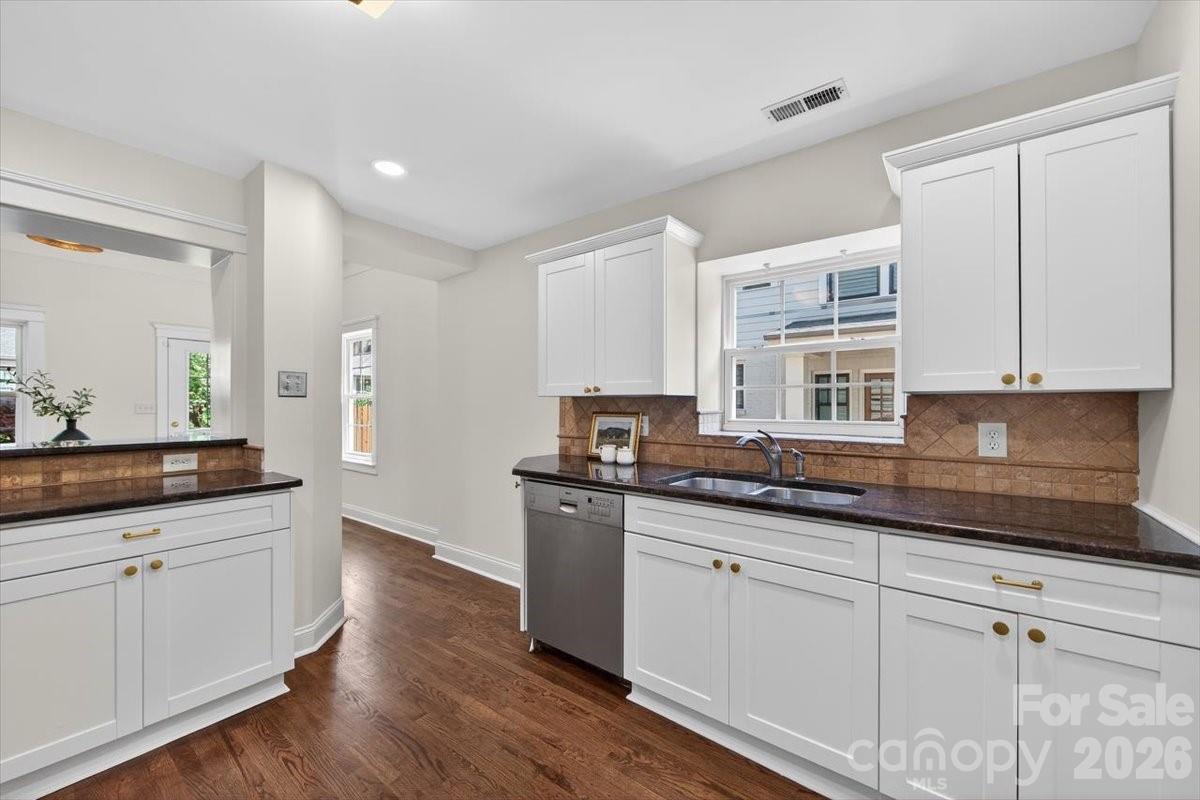 2419 Chesterfield Avenue