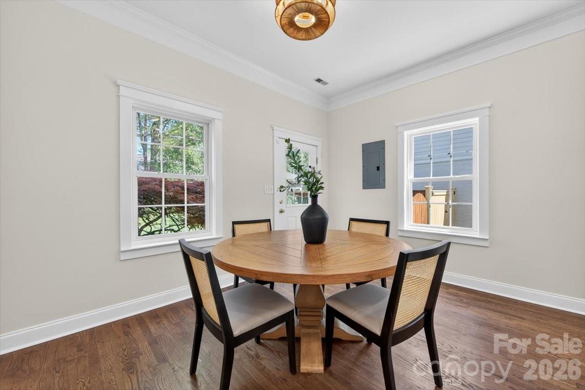 2419 Chesterfield Avenue