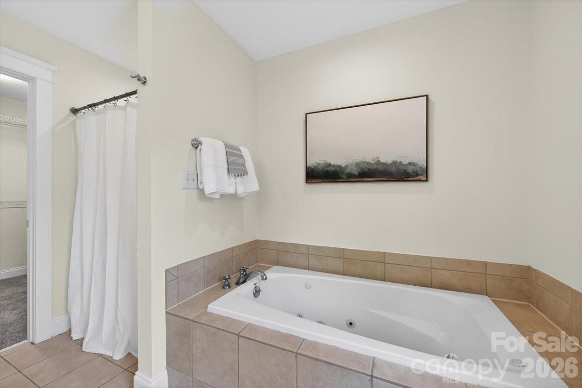 2419 Chesterfield Avenue