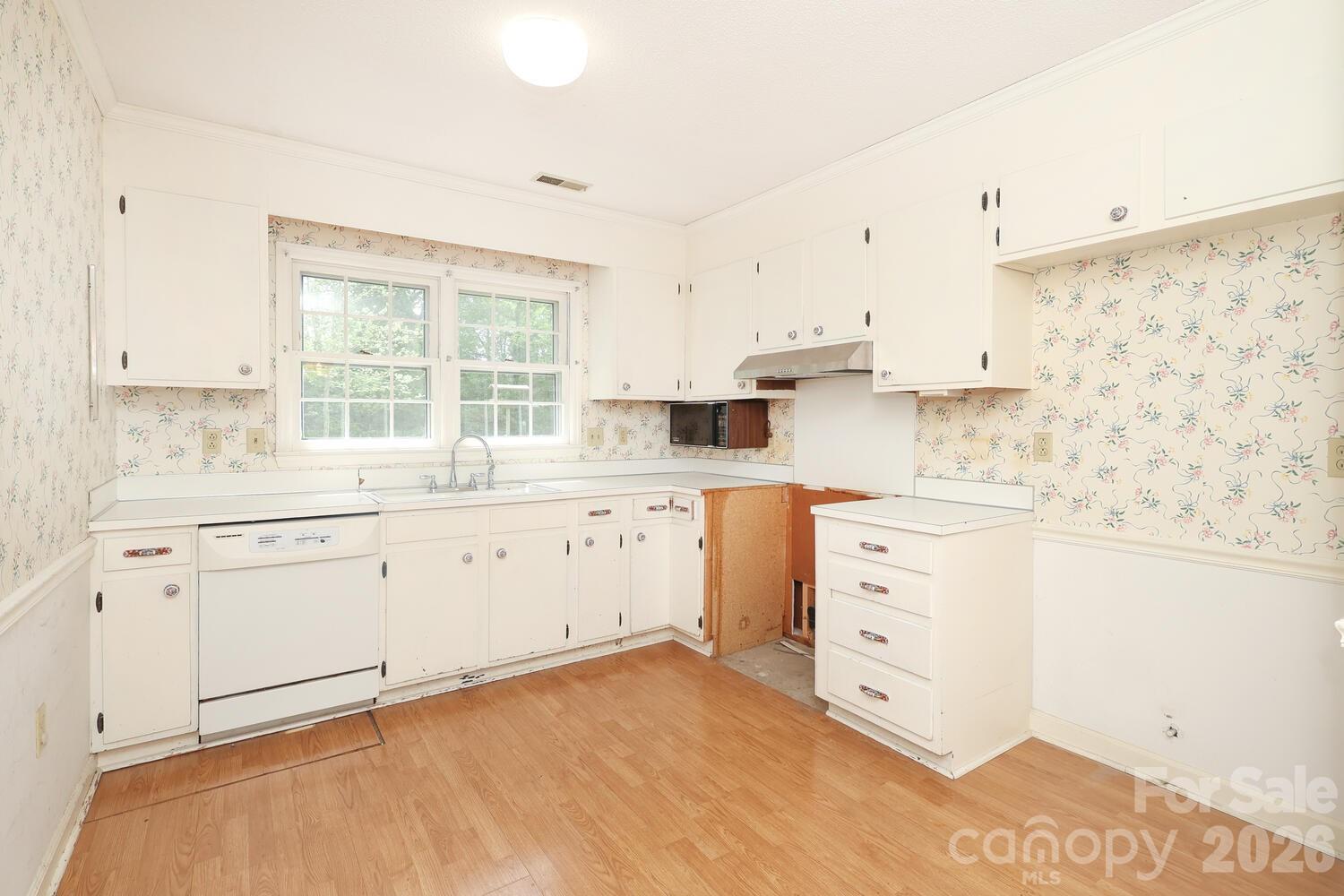 2000 Lawton Bluff Road