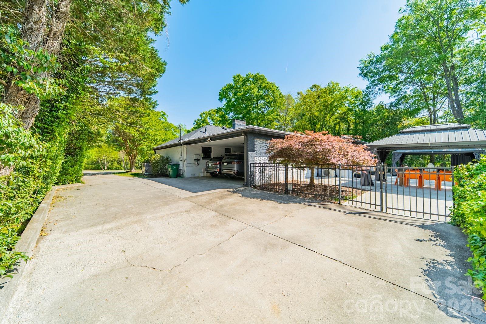 2200 Mecklenburg Avenue