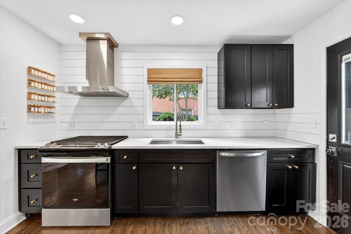 1226 Mockingbird Lane