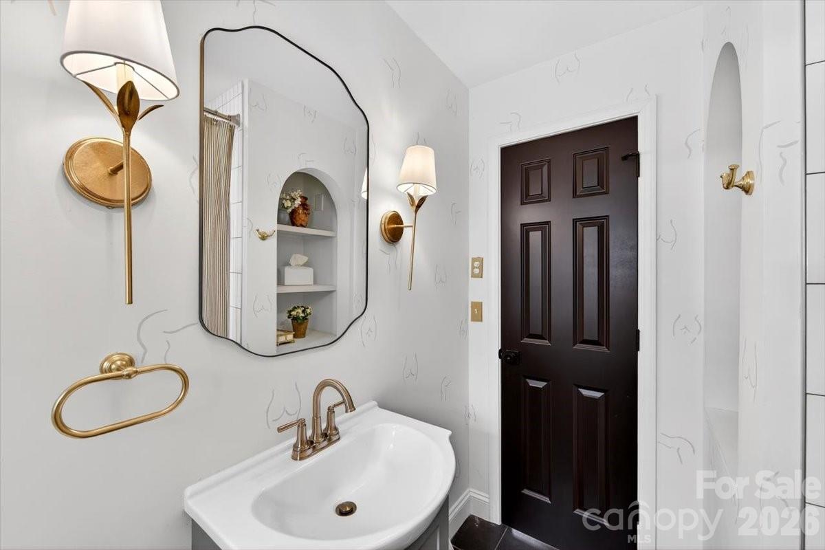 1226 Mockingbird Lane